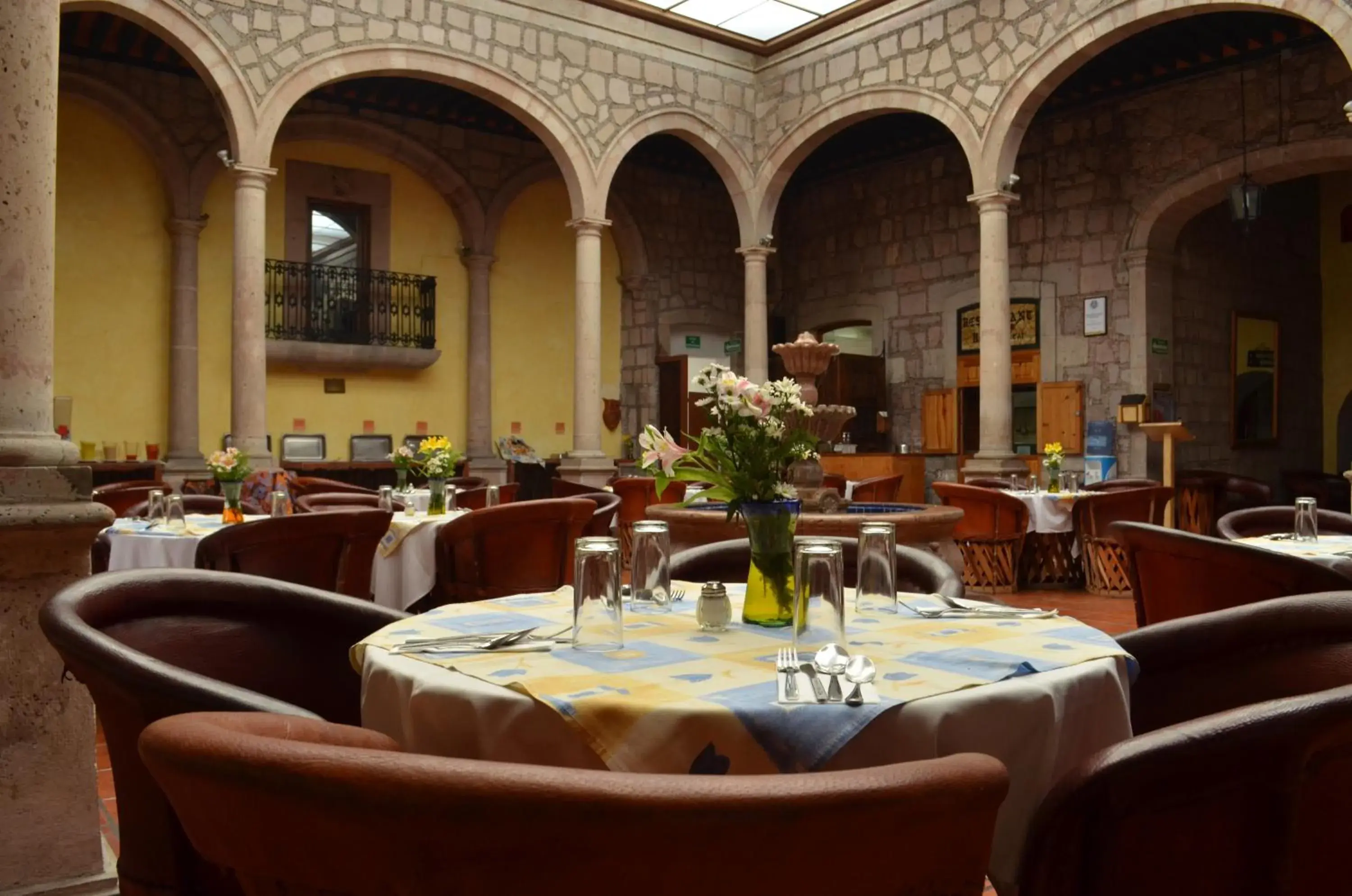 Restaurant/Places to Eat in Howard Johnson Calle Real Morelia