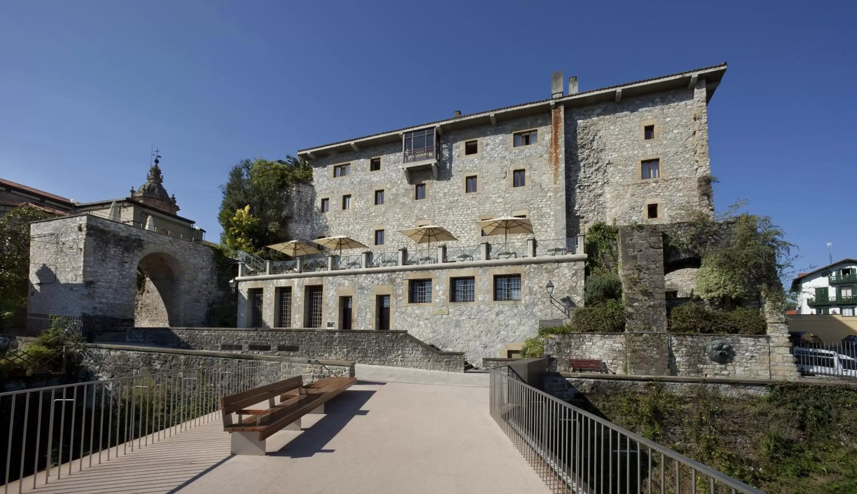 Facade/entrance, Property Building in Parador de Hondarribia