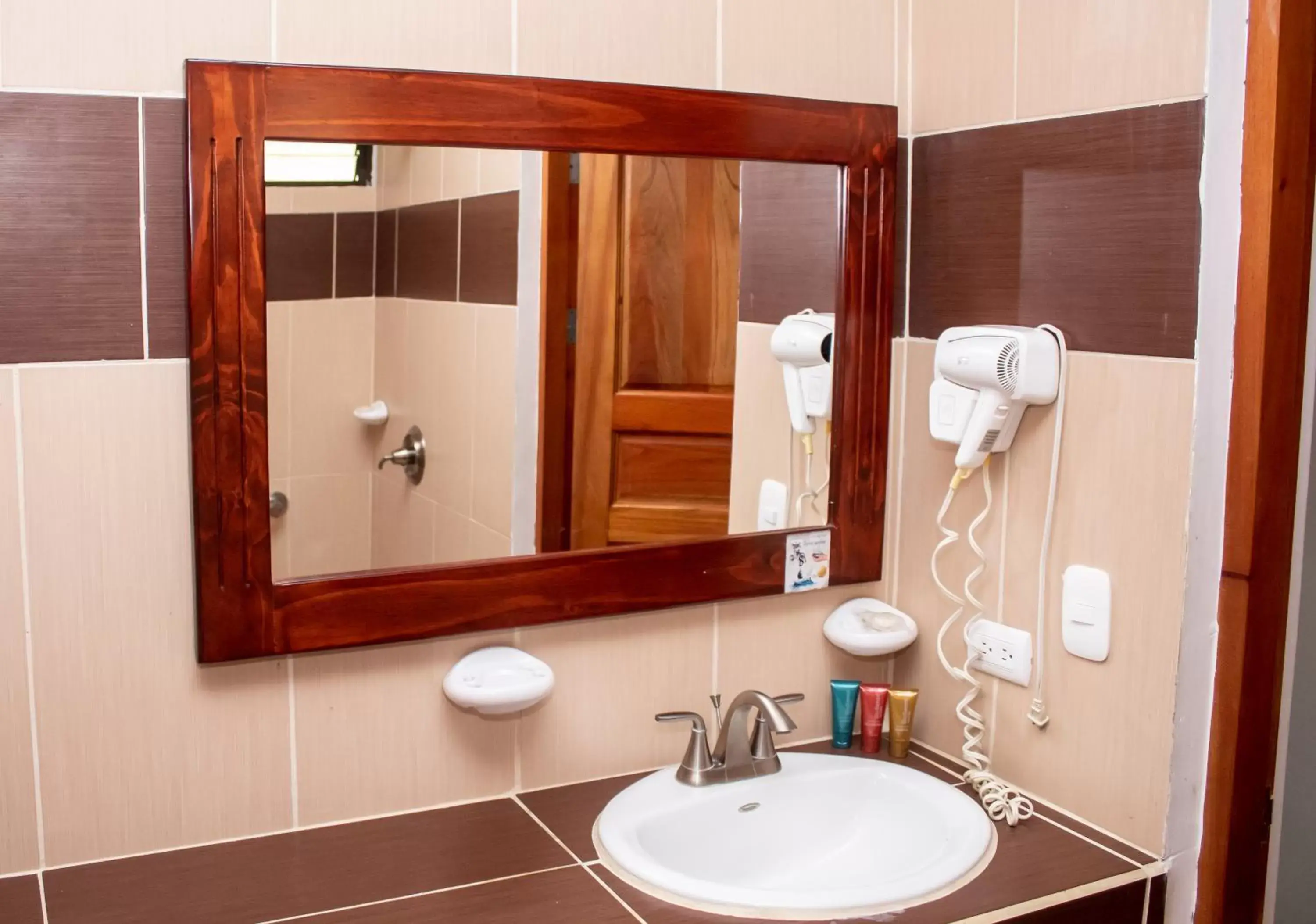 Bathroom in Hotel Arenas en Punta Leona