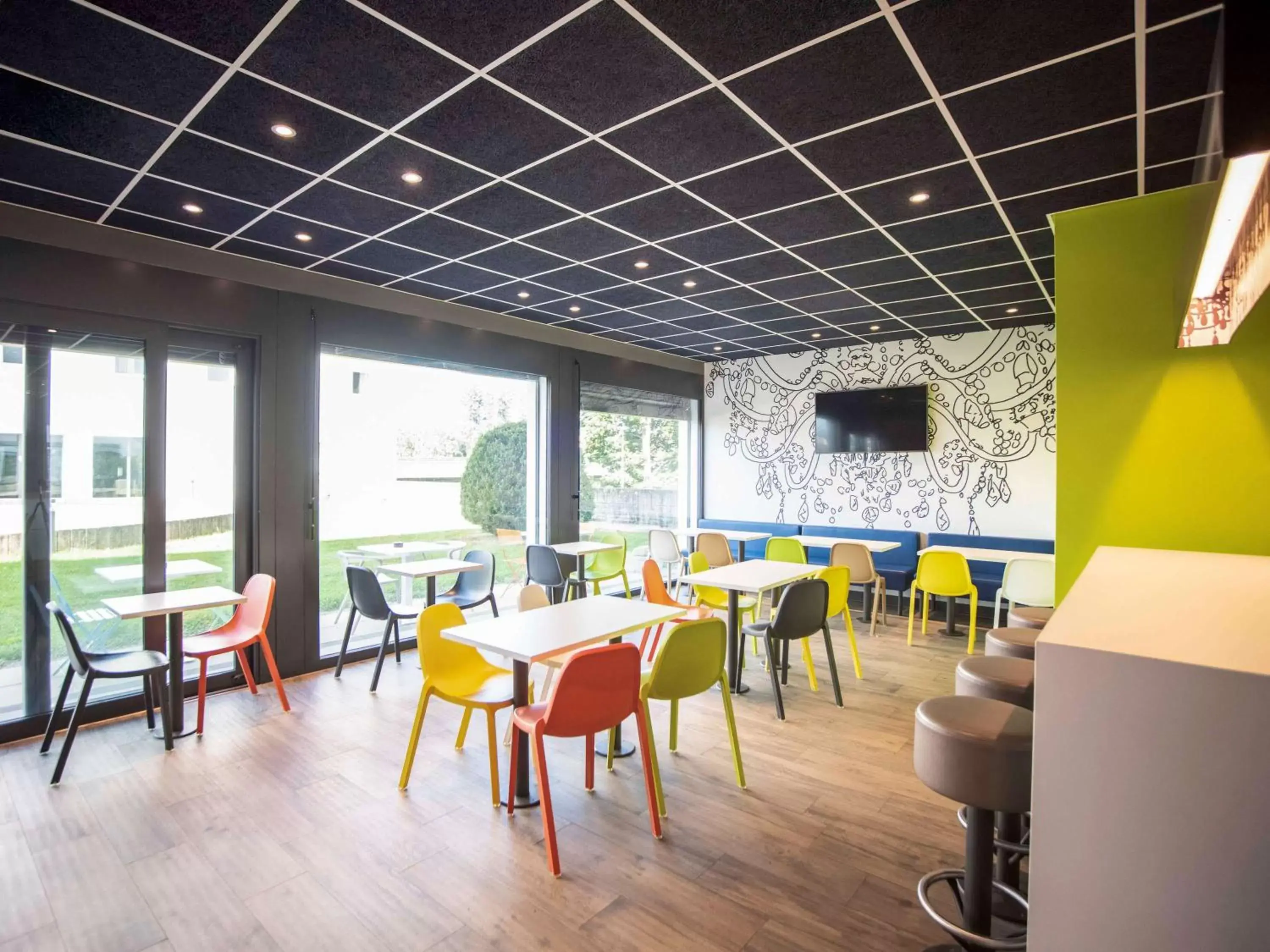 Restaurant/Places to Eat in ibis budget Fribourg