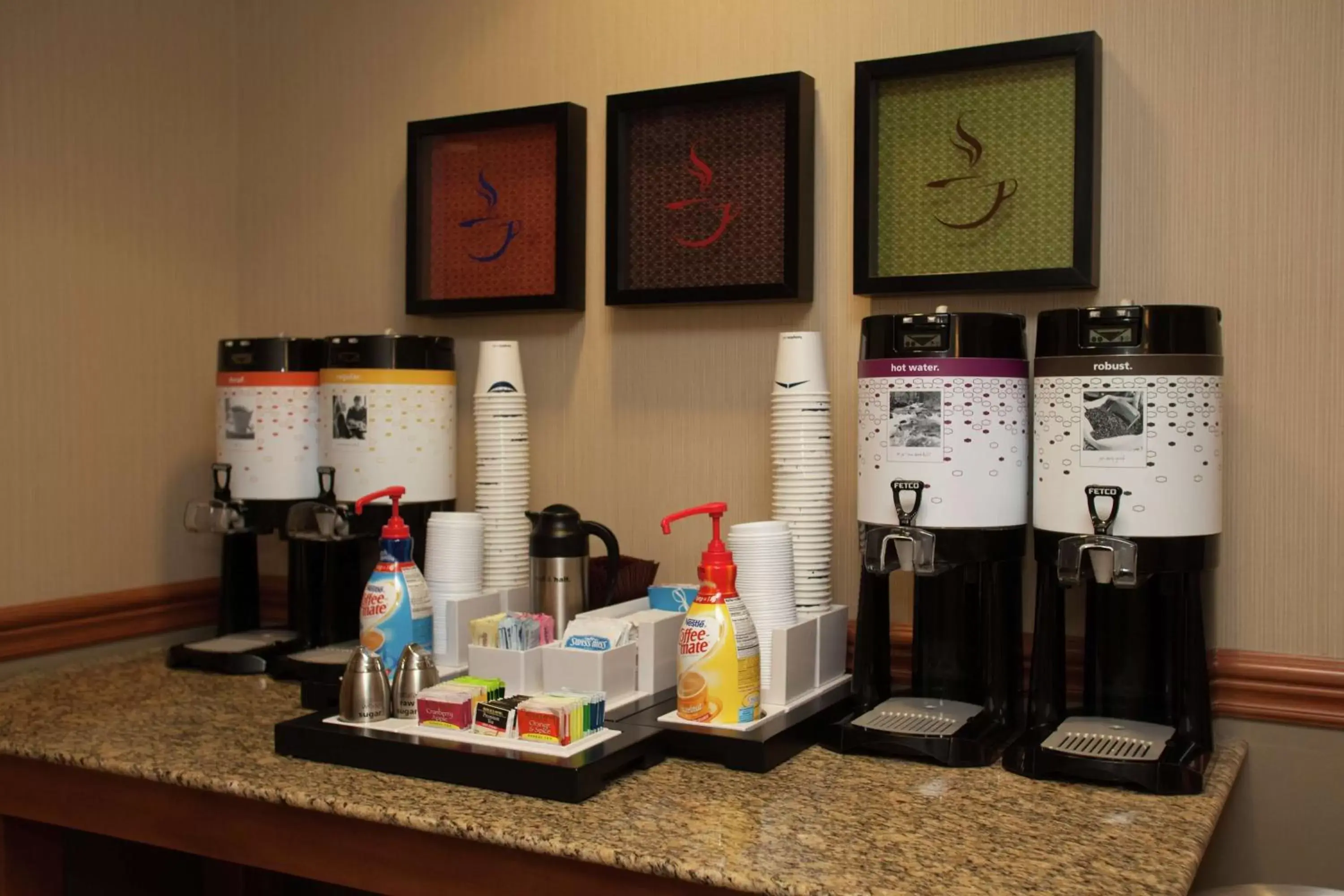 Dining area, Coffee/Tea Facilities in Hampton Inn Elmira/Horseheads