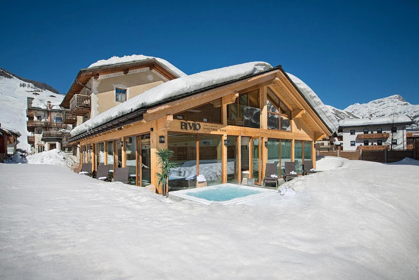 Property building in Bivio Hotel Plaza