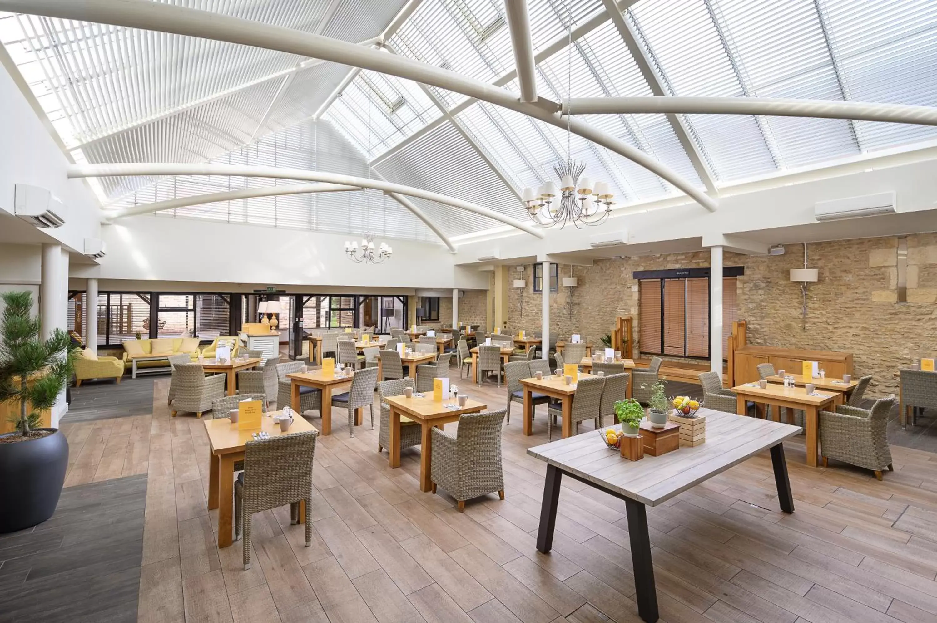 Restaurant/Places to Eat in voco - Oxford Thames, an IHG Hotel
