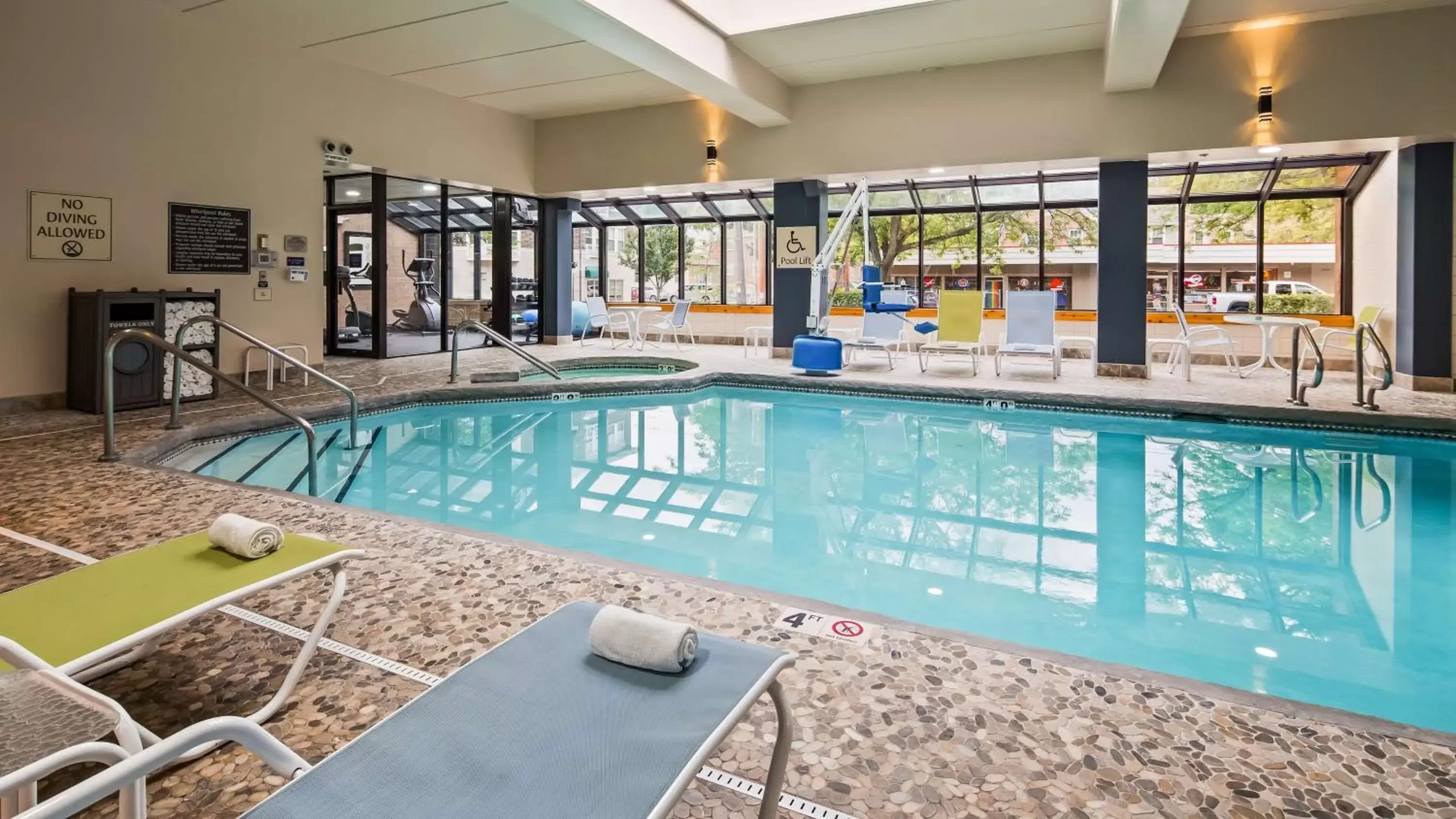 On site, Swimming Pool in Best Western Plus InnTowner Madison