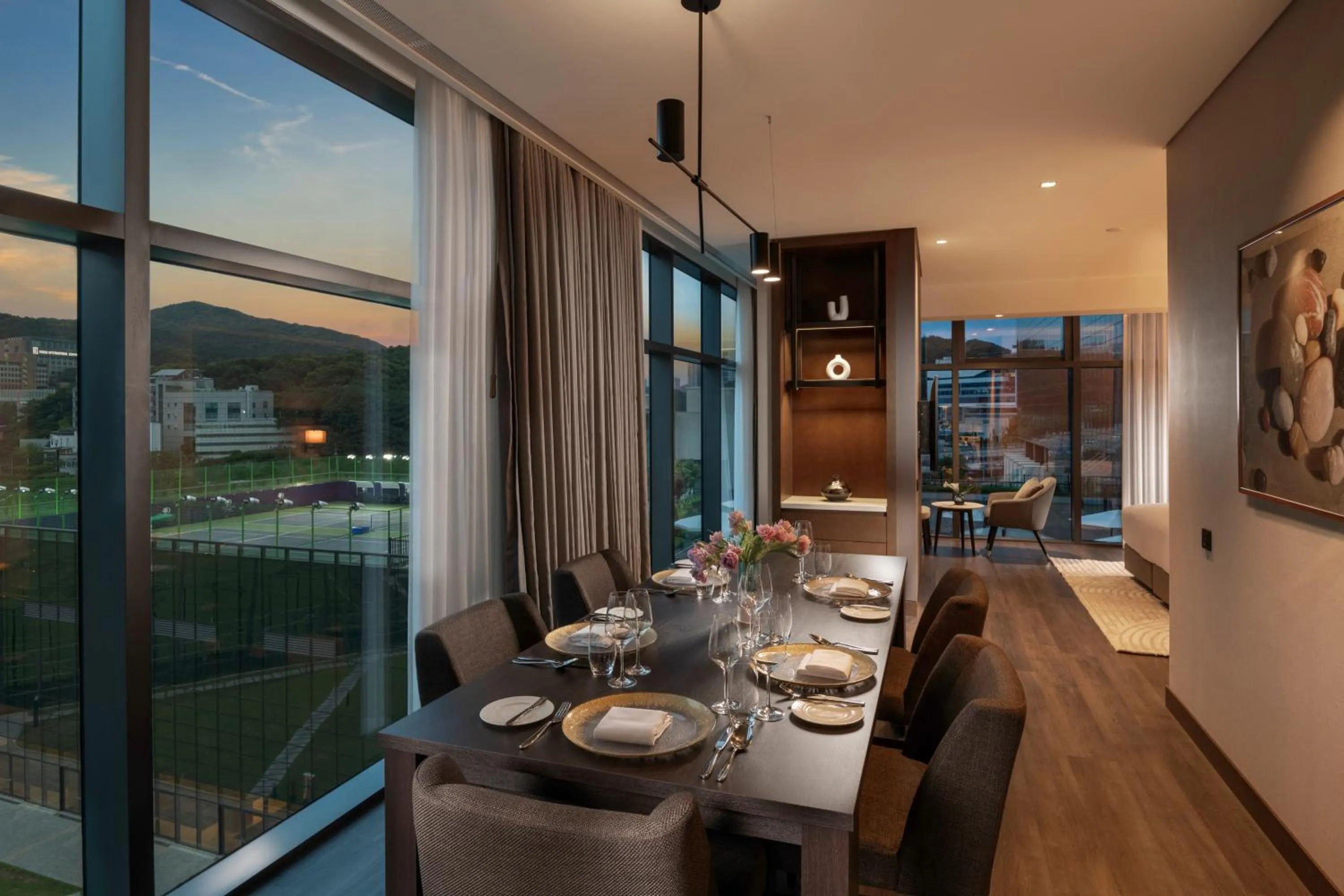 Dining area in DoubleTree By Hilton Seoul Pangyo Residences