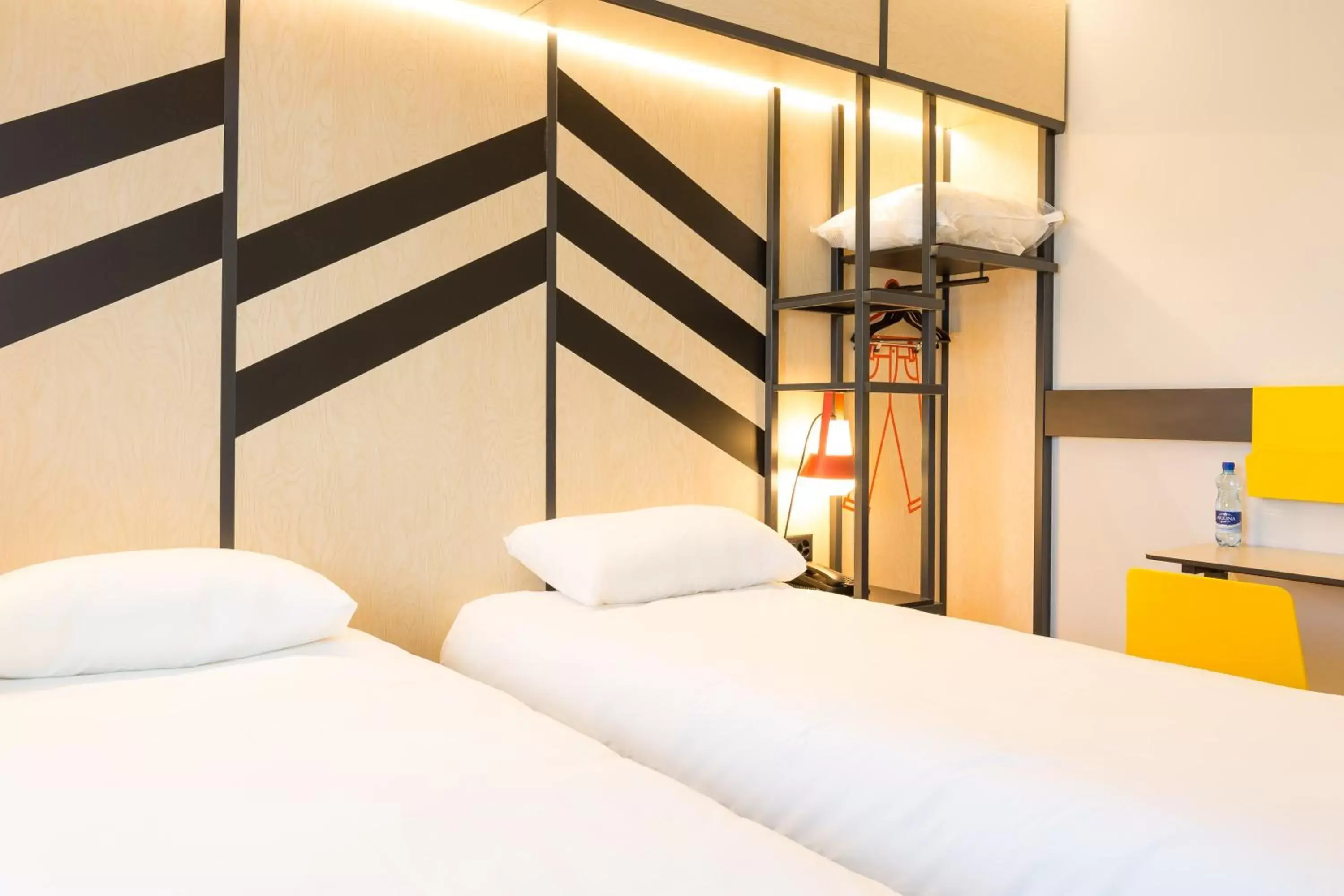Bedroom, Bed in ibis Styles Geneve Palexpo Aeroport