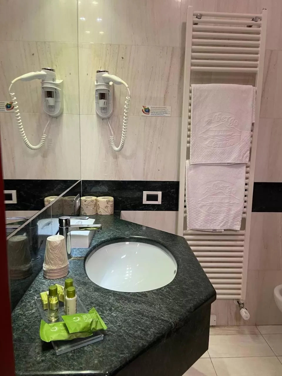 Bathroom in Hotel Lenno