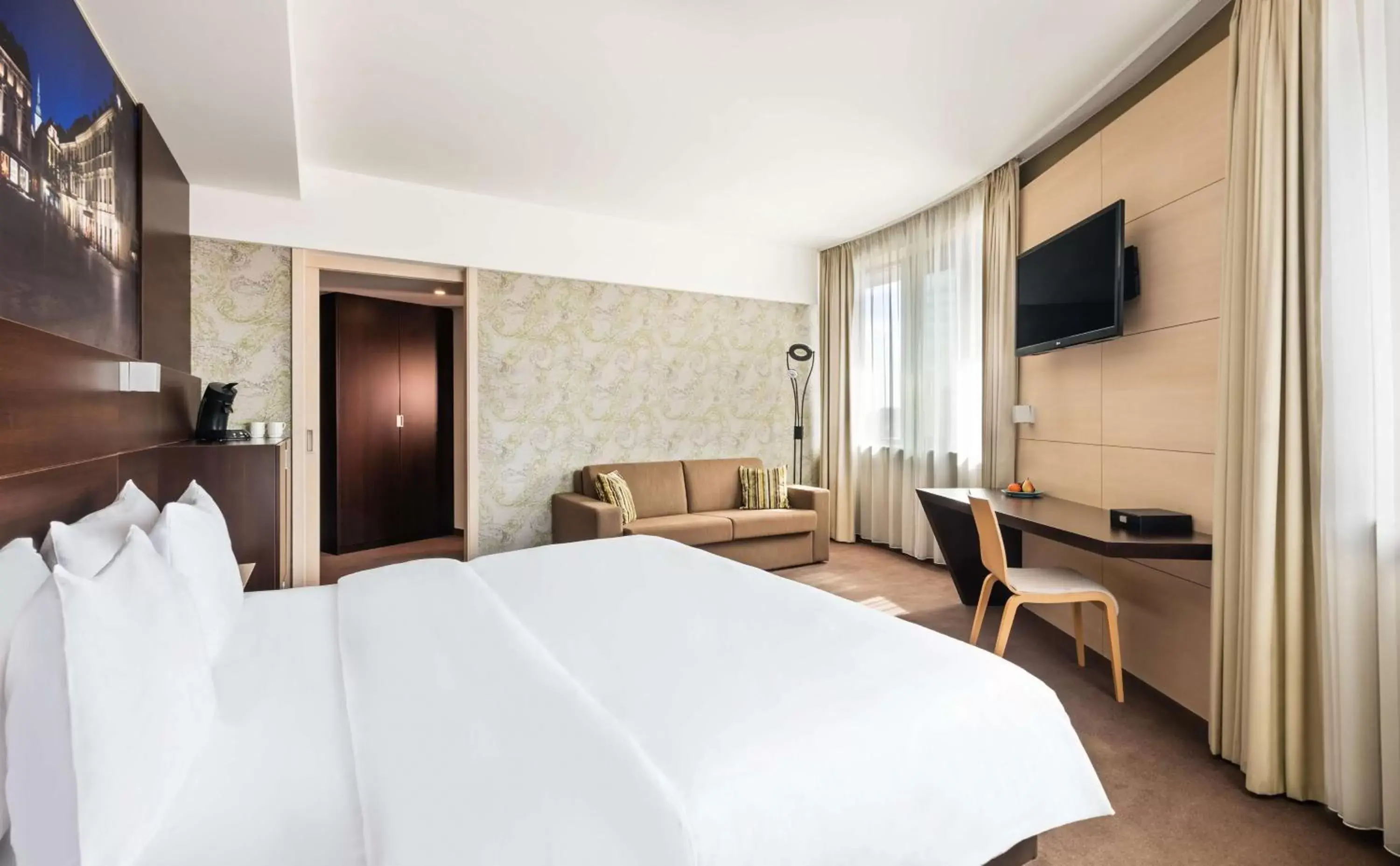 Bedroom, Bed in Lindner Hotel Bratislava, part of JdV by Hyatt