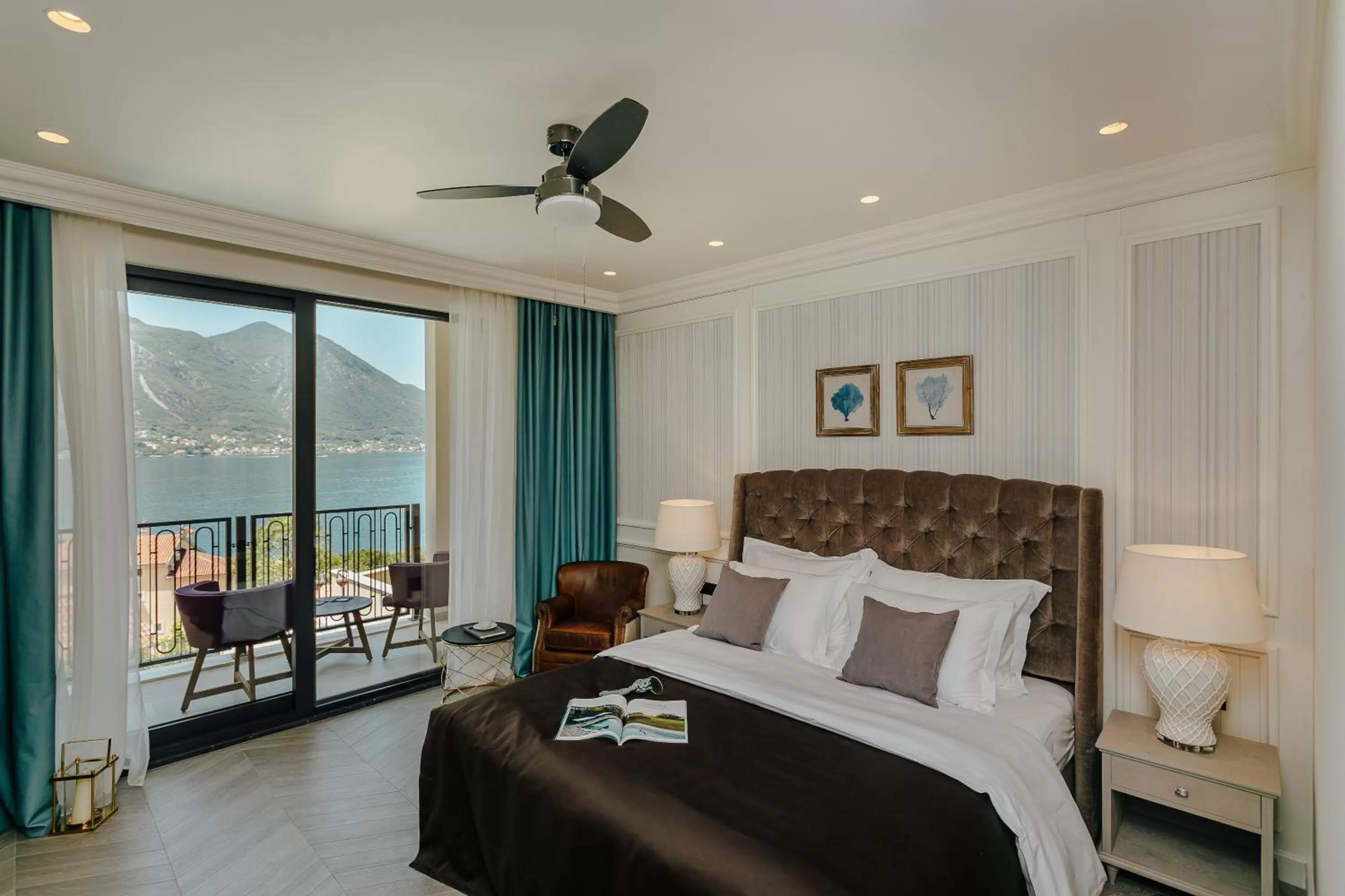 Photo of the whole room, Bed in Boutique Hotel Casa del Mare - Vizura