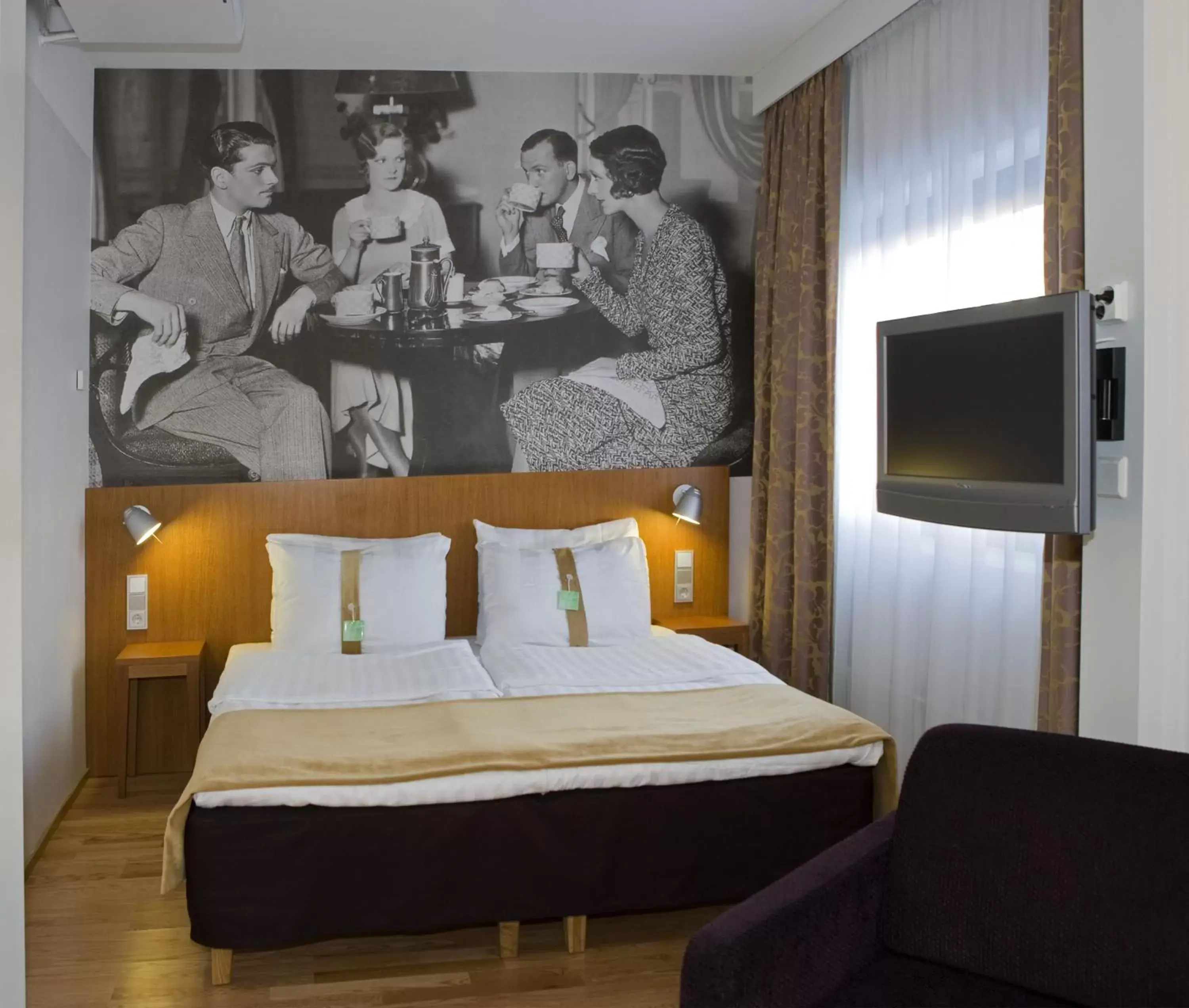 Photo of the whole room, Bed in Holiday Inn Helsinki-Vantaa Airport, an IHG Hotel