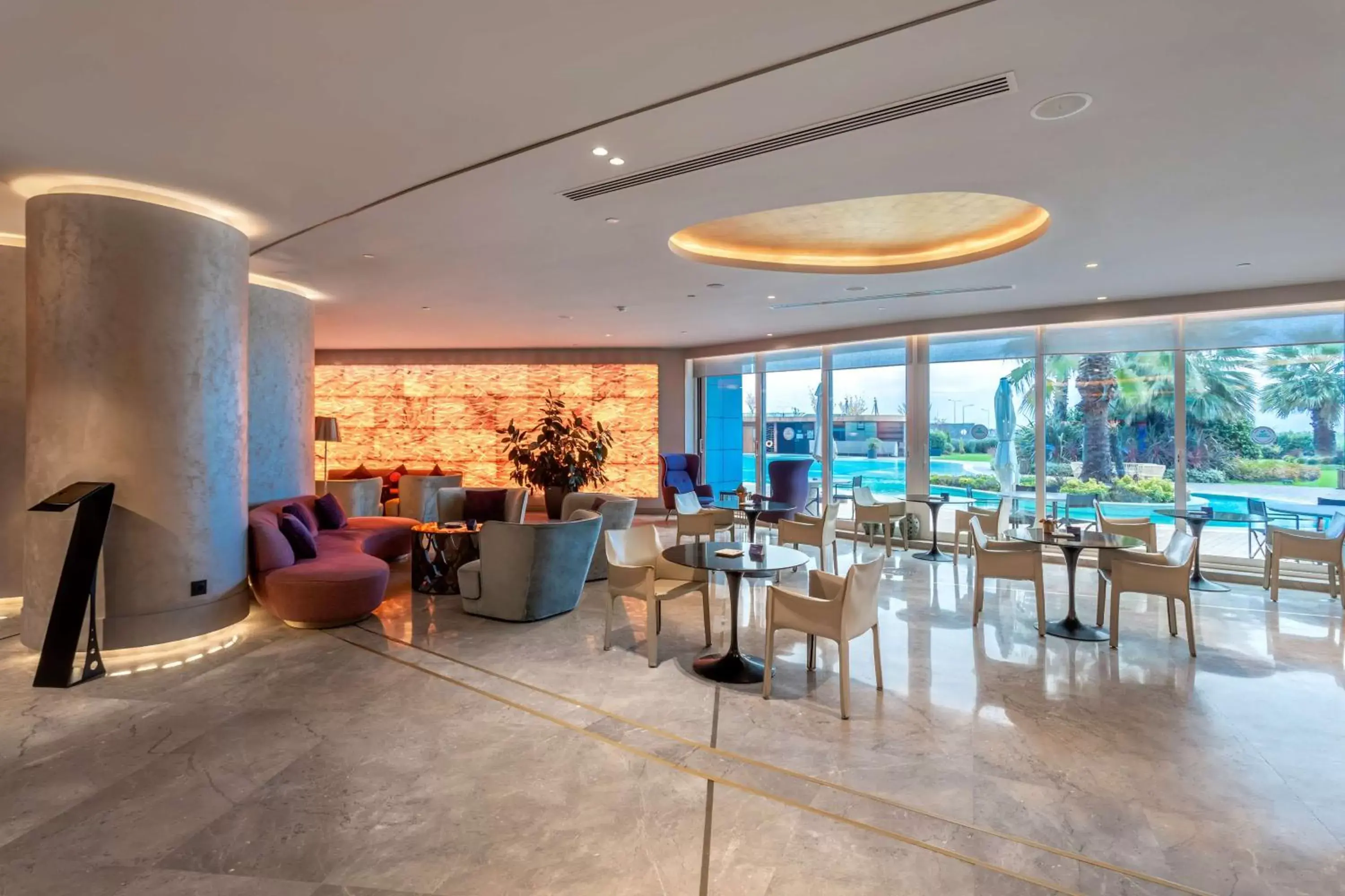 Lobby or reception in Radisson Blu Hotel Istanbul Ottomare