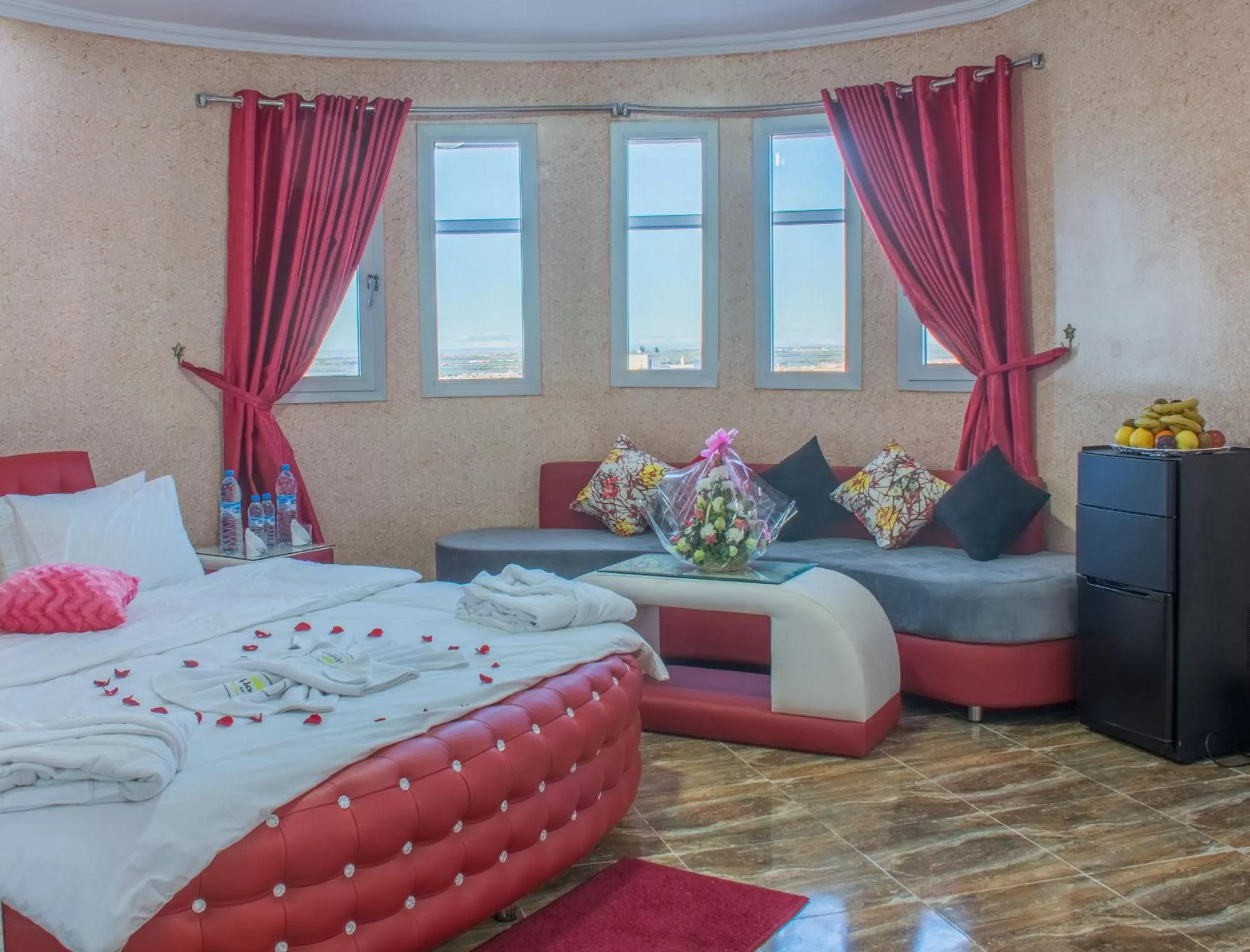 Bed in Hôtel Hadaik Ain Asserdoune