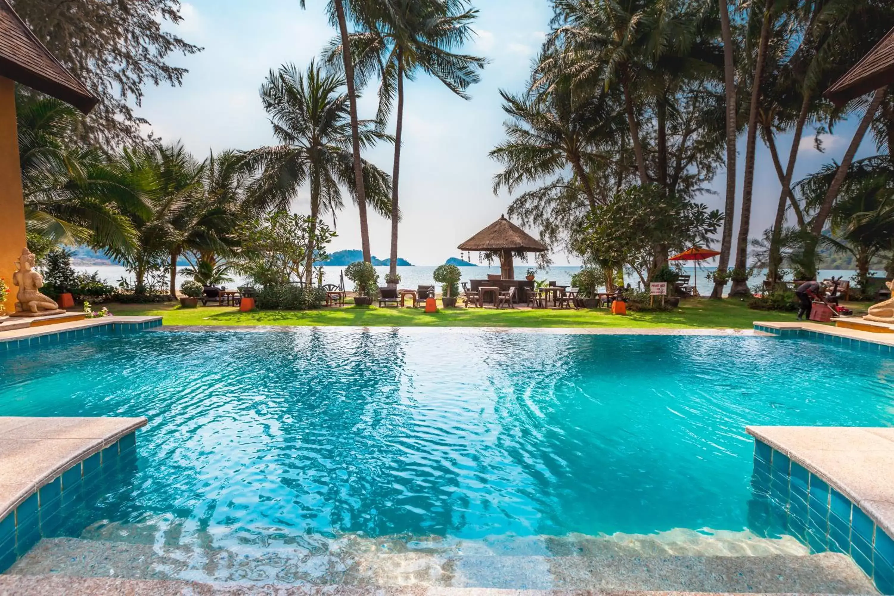 Swimming Pool in Little Sunshine Boutique Beach Resort & Spa