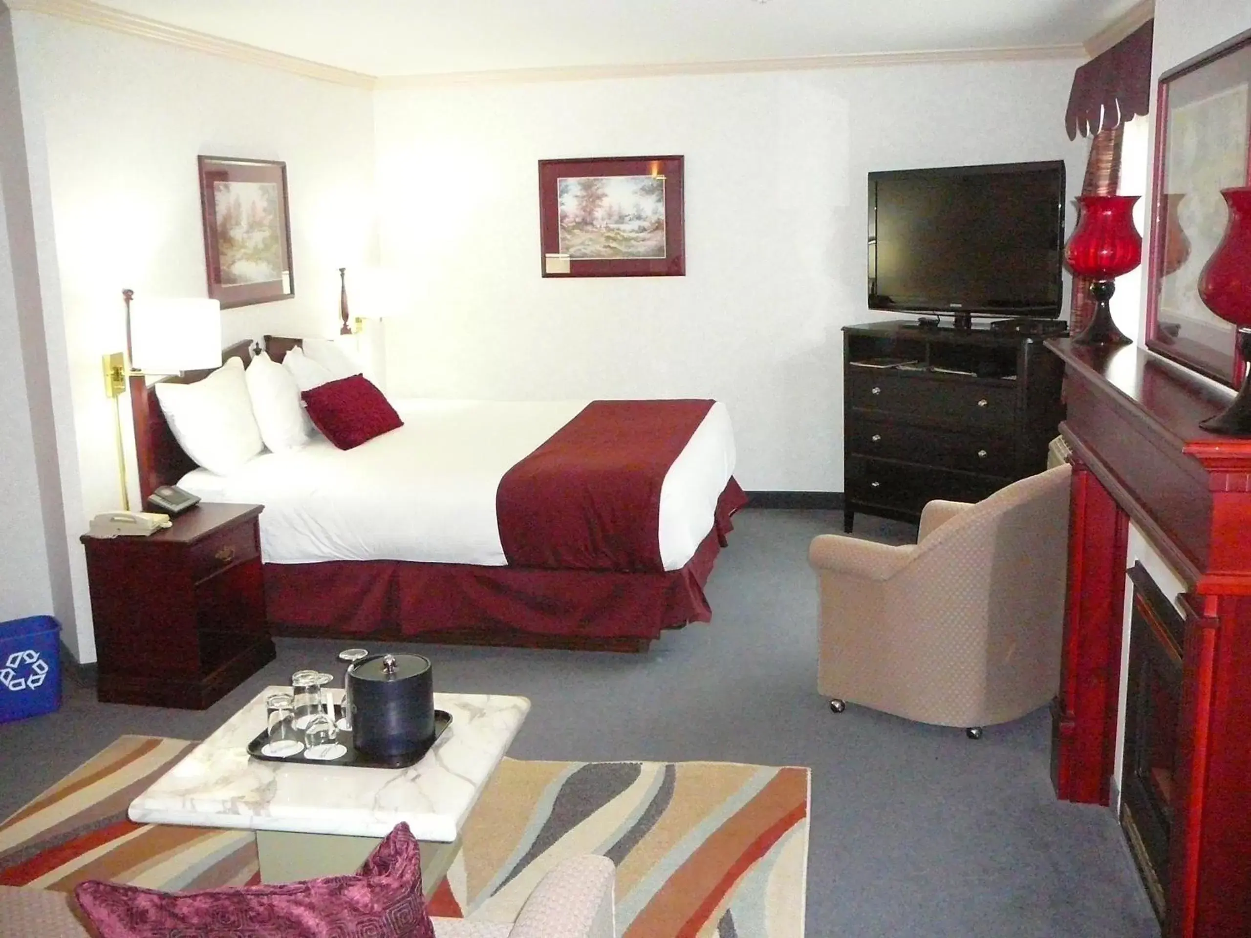 Room Photo in Coast Abbotsford Hotel & Suites