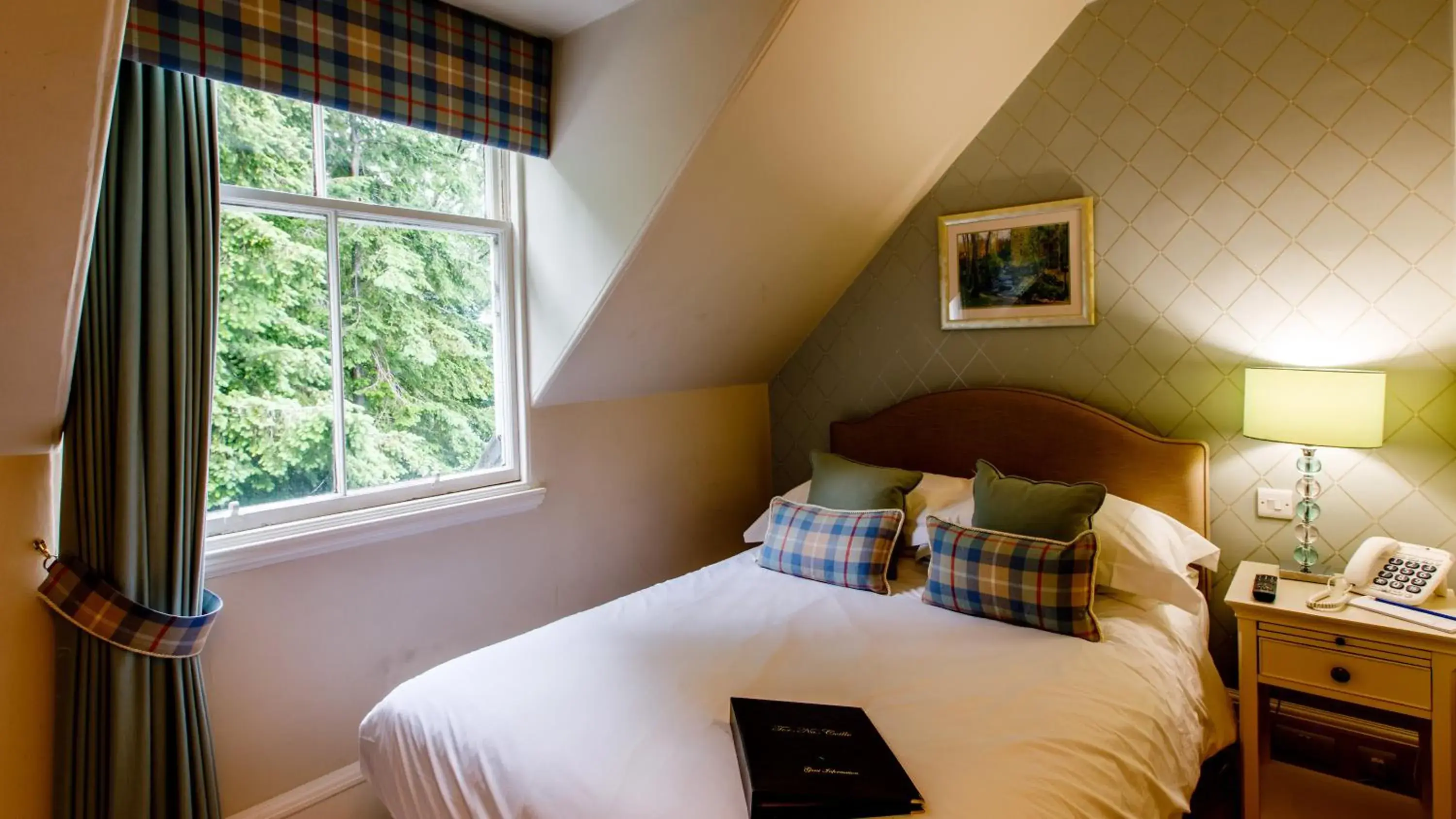 Bed in Tor-Na-Coille Hotel