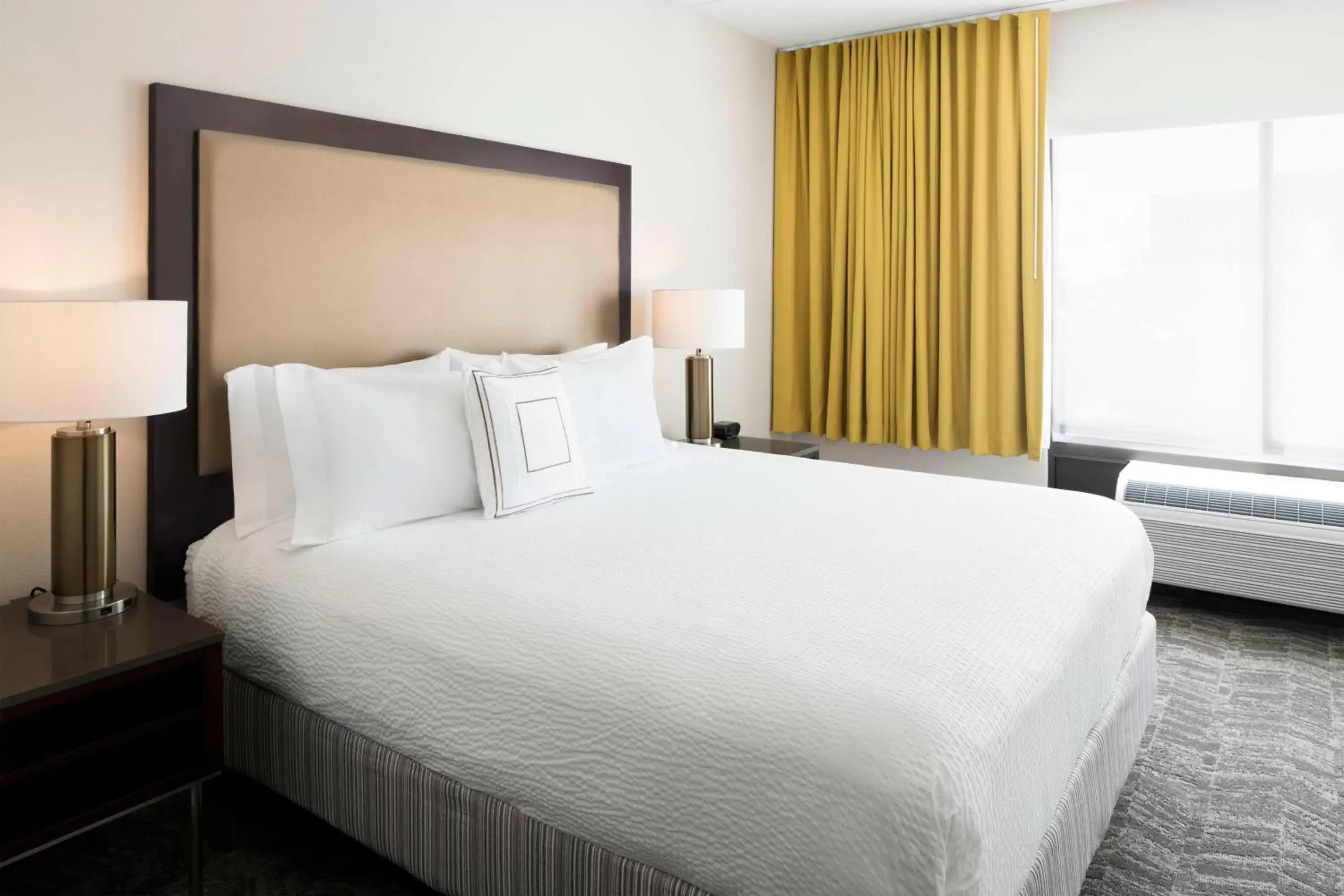 Bedroom, Bed in SpringHill Suites Austin Round Rock