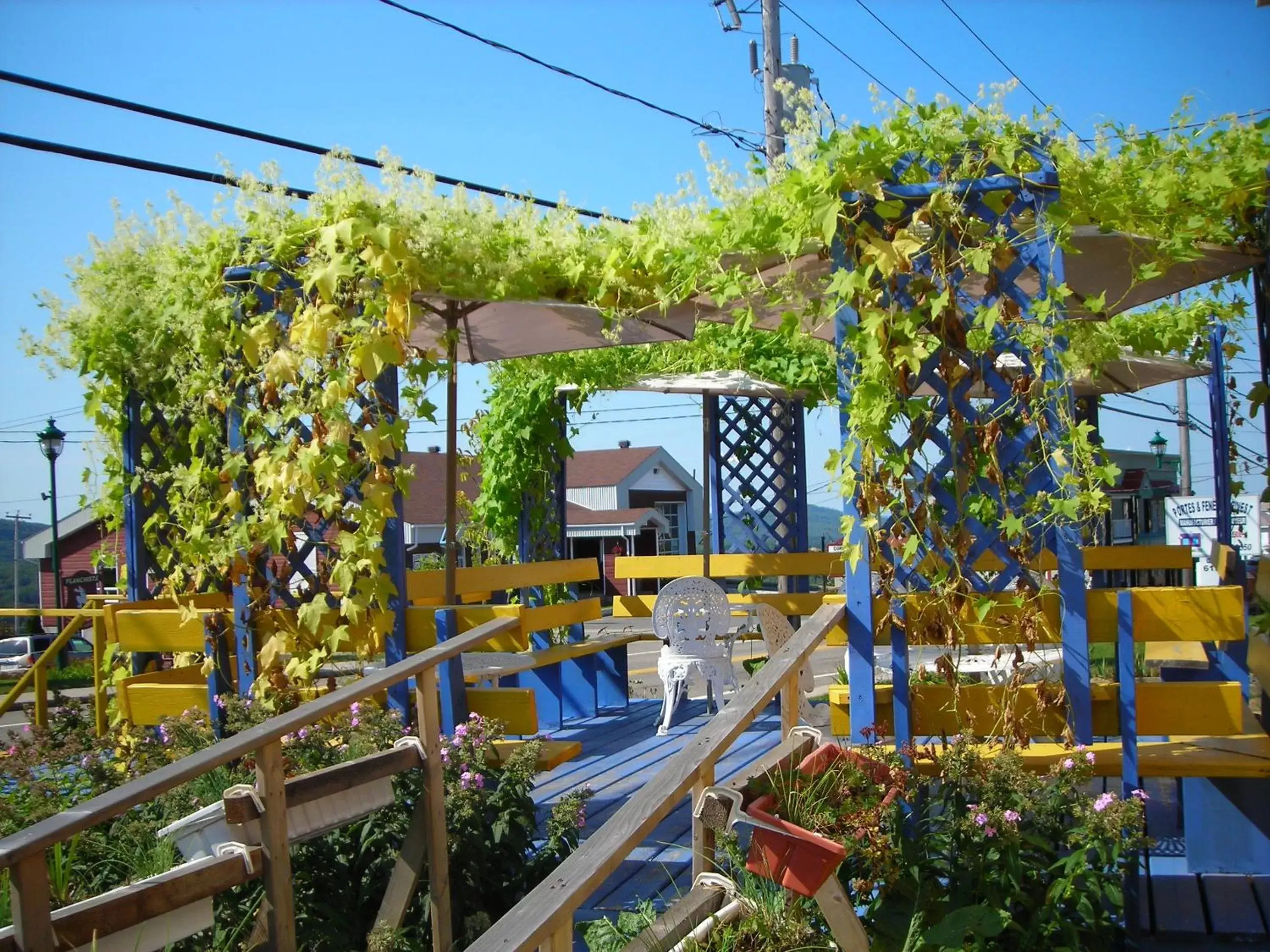 Gîte des Hauteurs et Café de la place