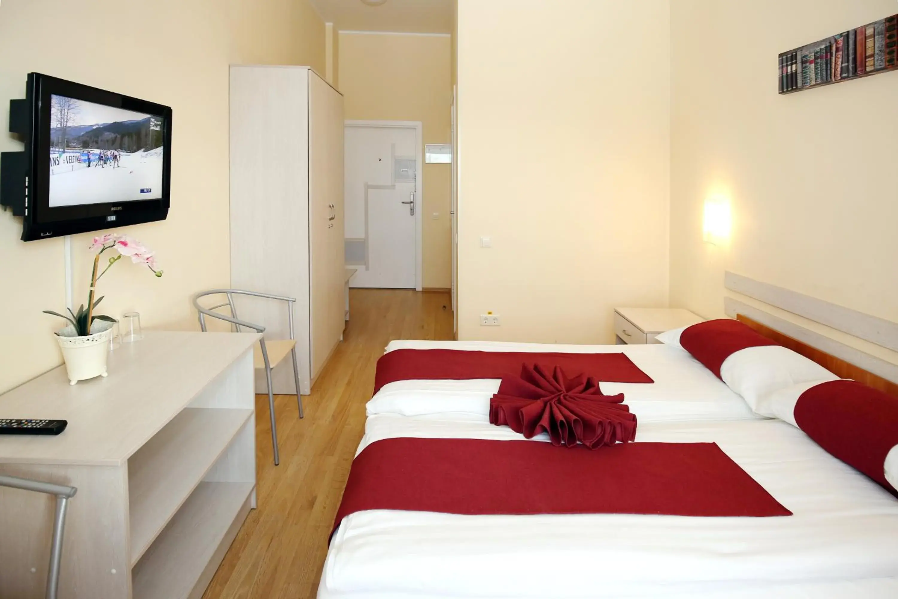 Bedroom, Bed in Apart Hotel Tomo FREE PARKING