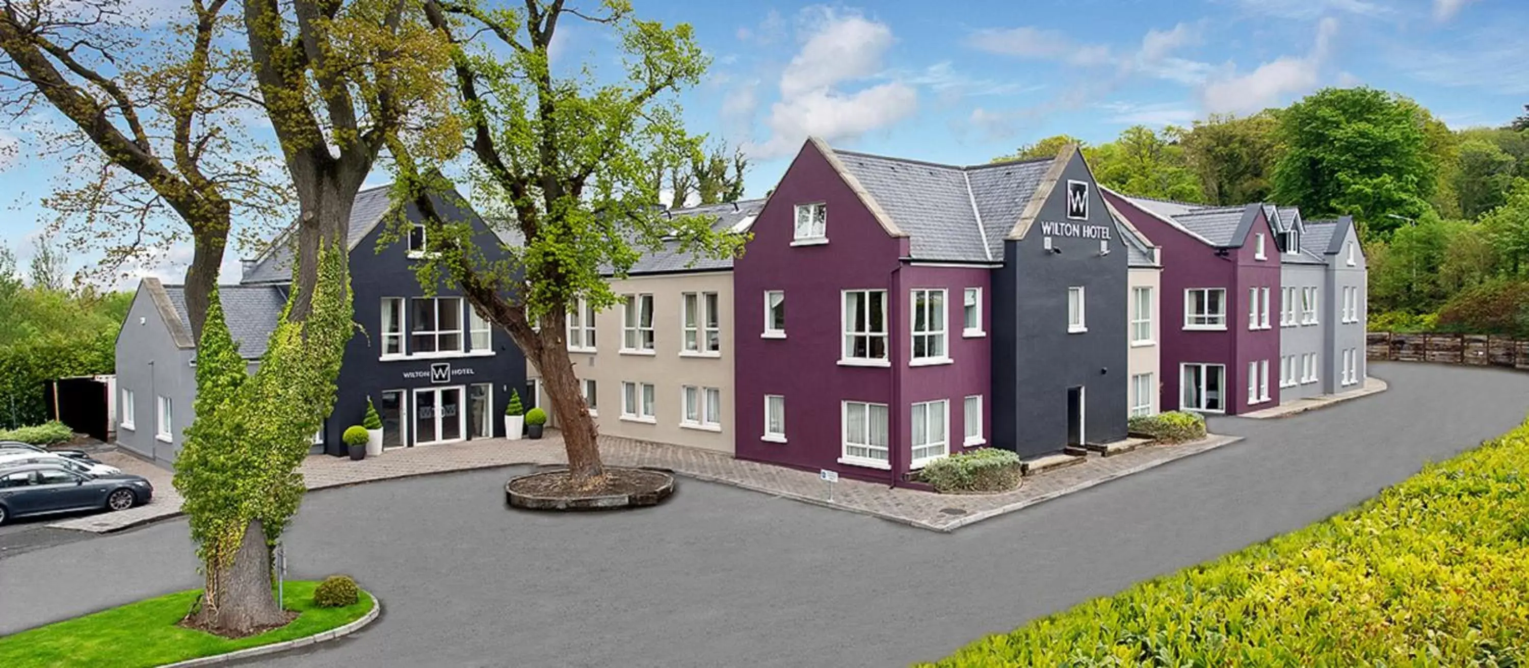 Facade/entrance, Property Building in Wilton Hotel Bray