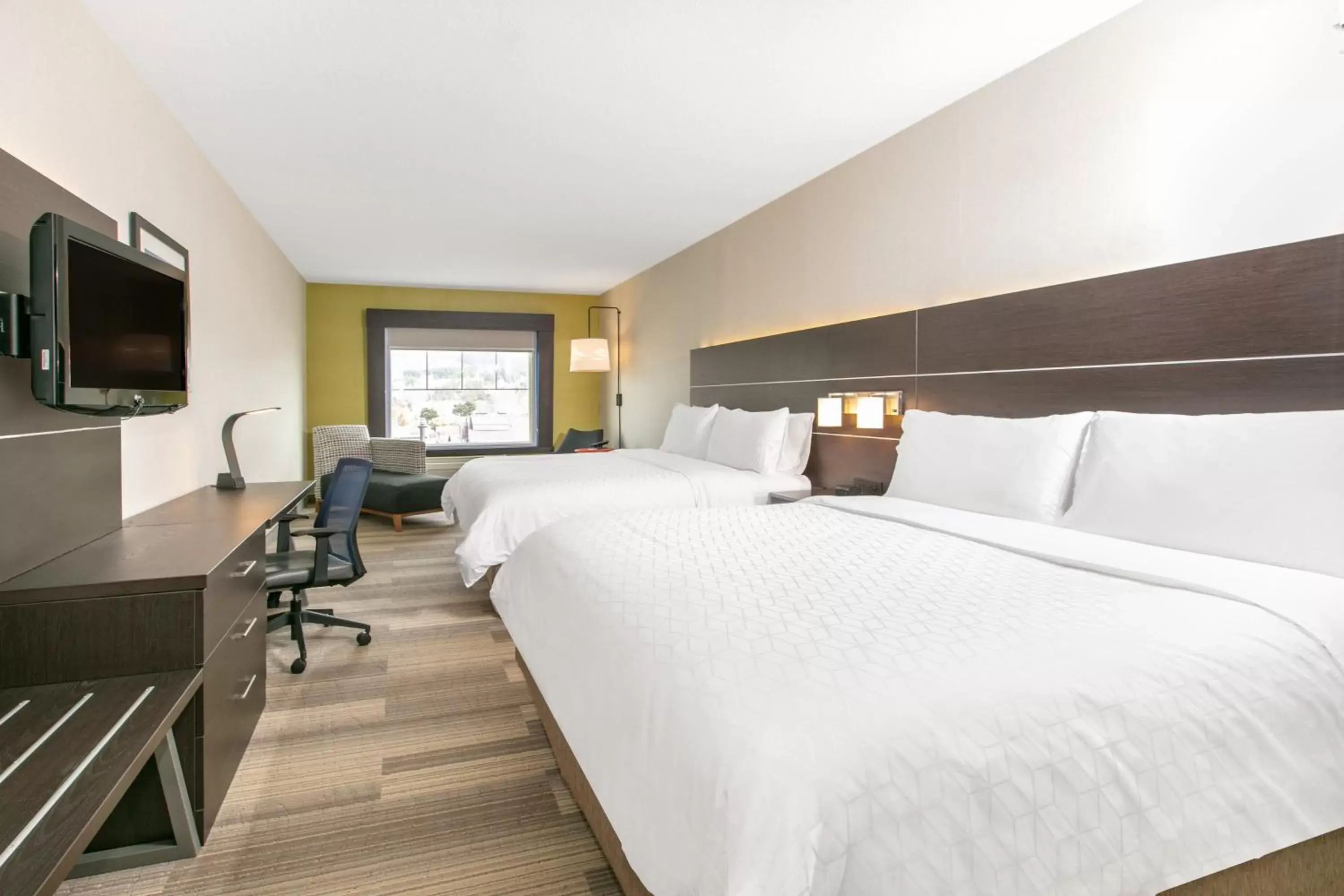 Photo of the whole room, Bed in Holiday Inn Express Hotel & Suites Seaside Convention Center, an IHG Hotel