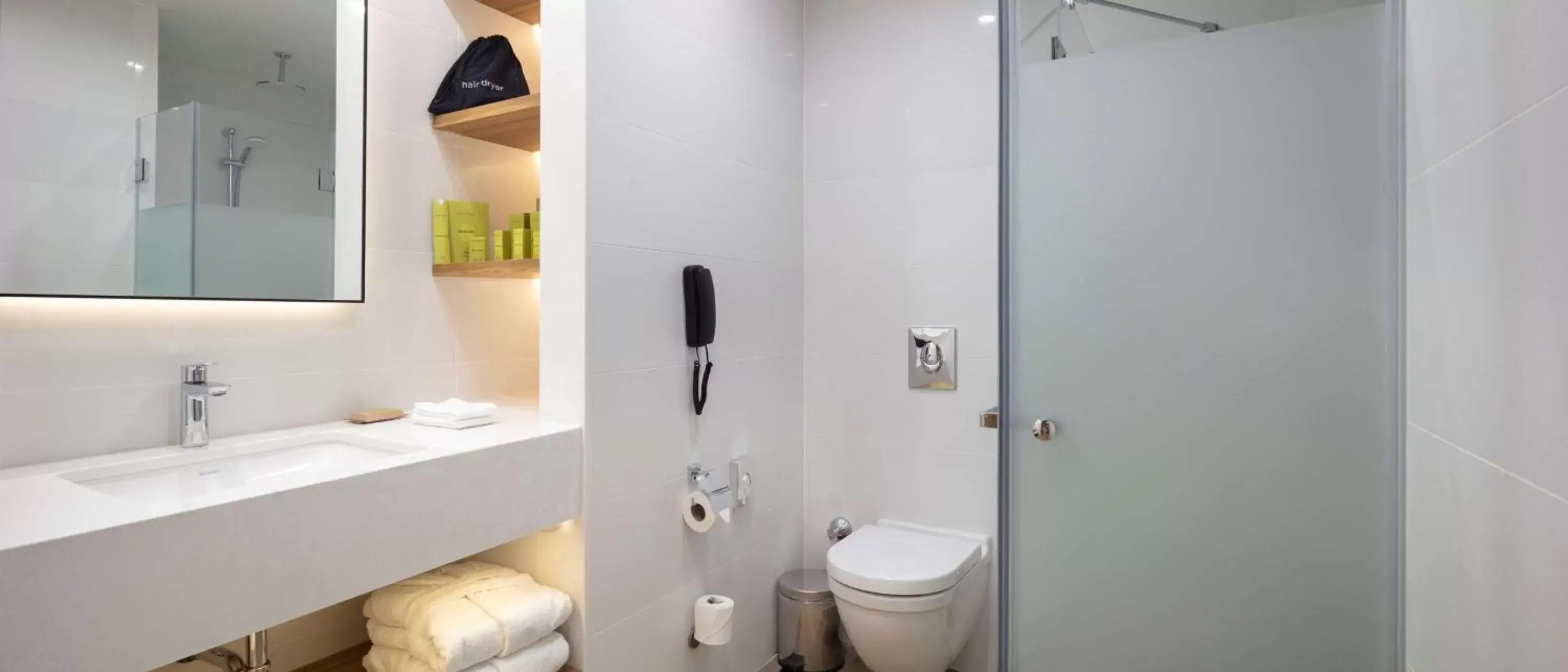 Bathroom in Hilton Garden Inn Erzurum Bathroom in Hilton Garden Inn Erzurum