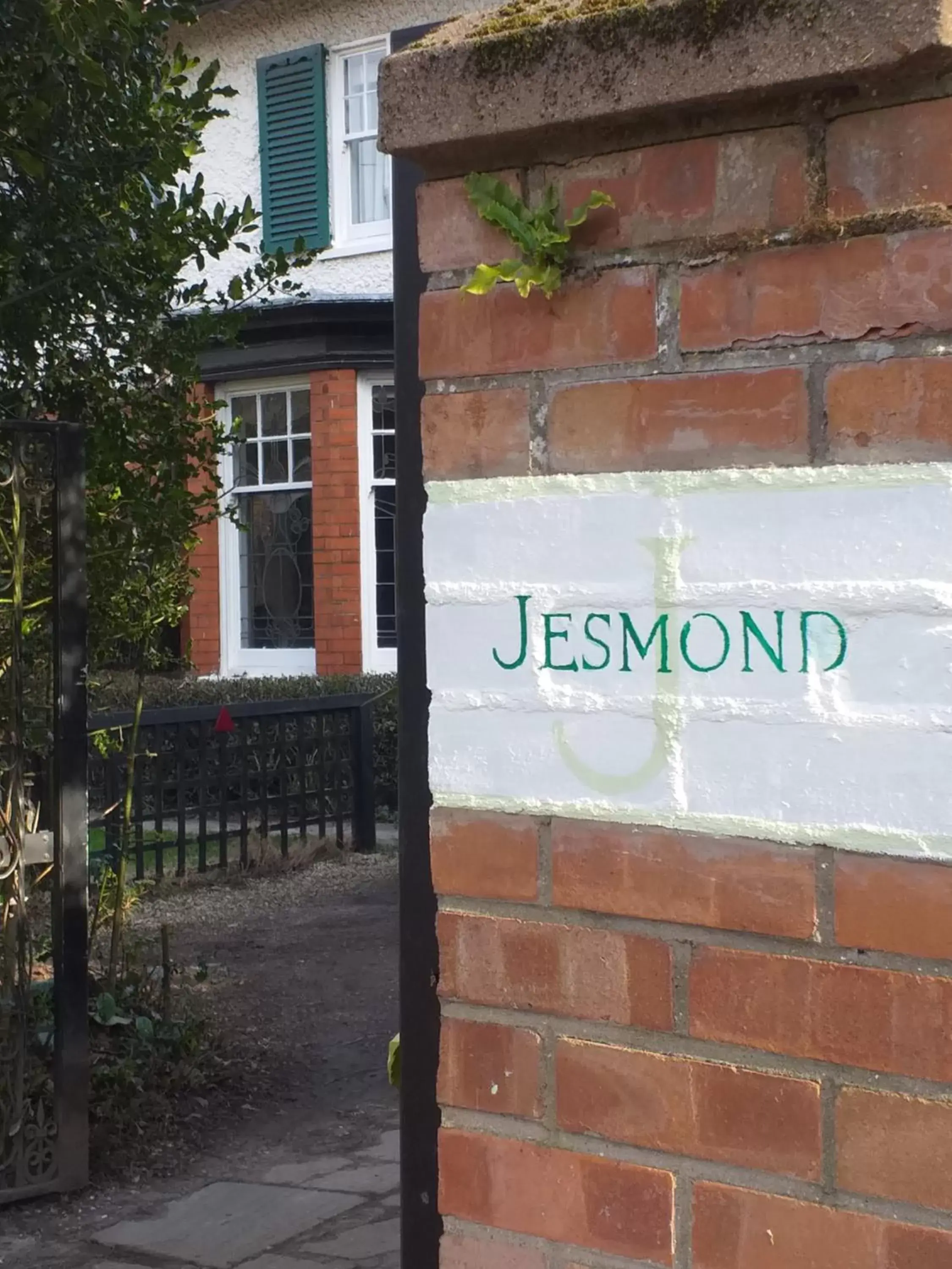 Property Logo/Sign in JESMOND House B&B room 1