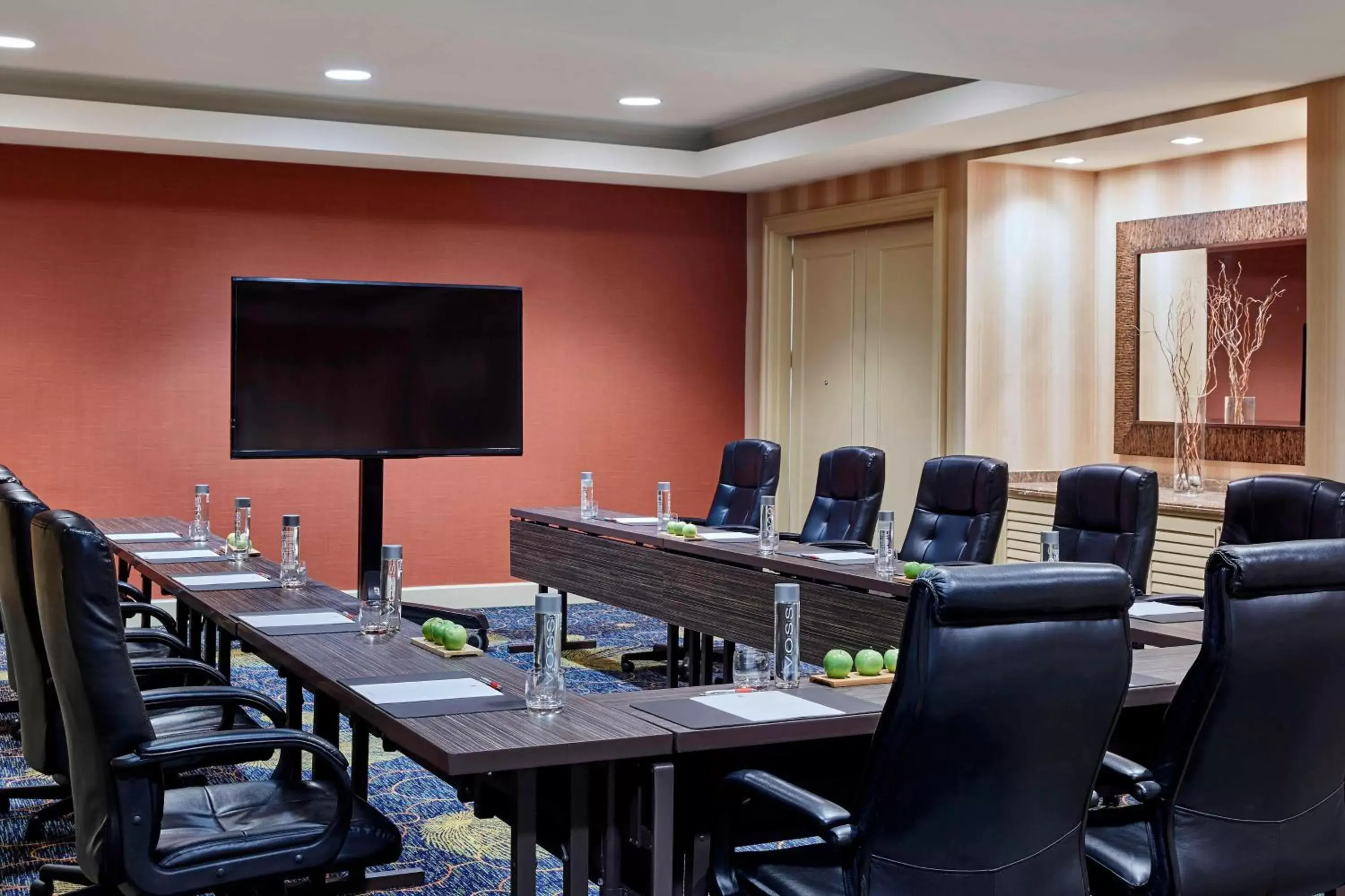Business Area/Conference Room in Coronado Island Marriott Resort & Spa