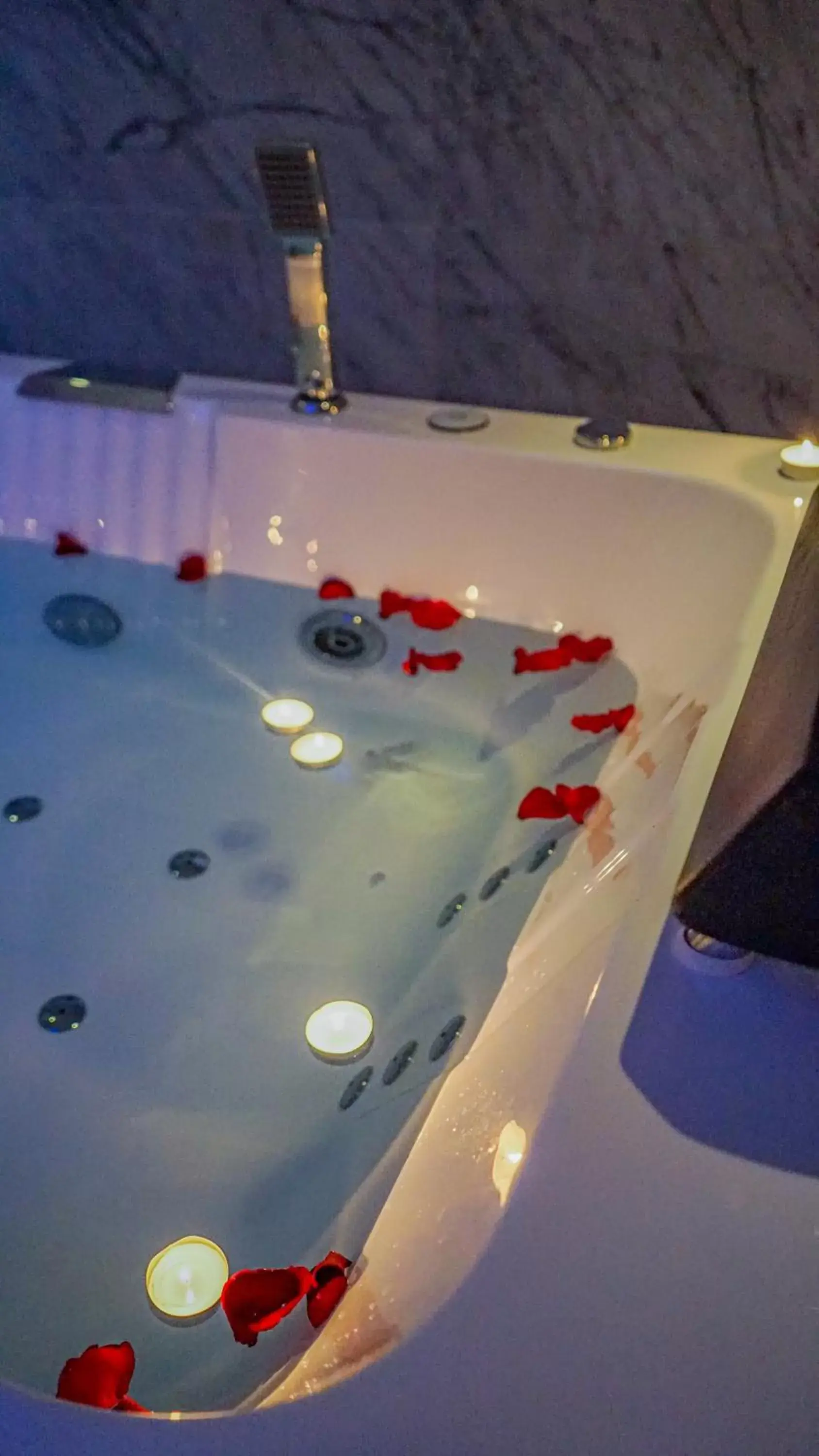 Hot Tub, Bathroom in Hotel Timoulay and Spa Agadir