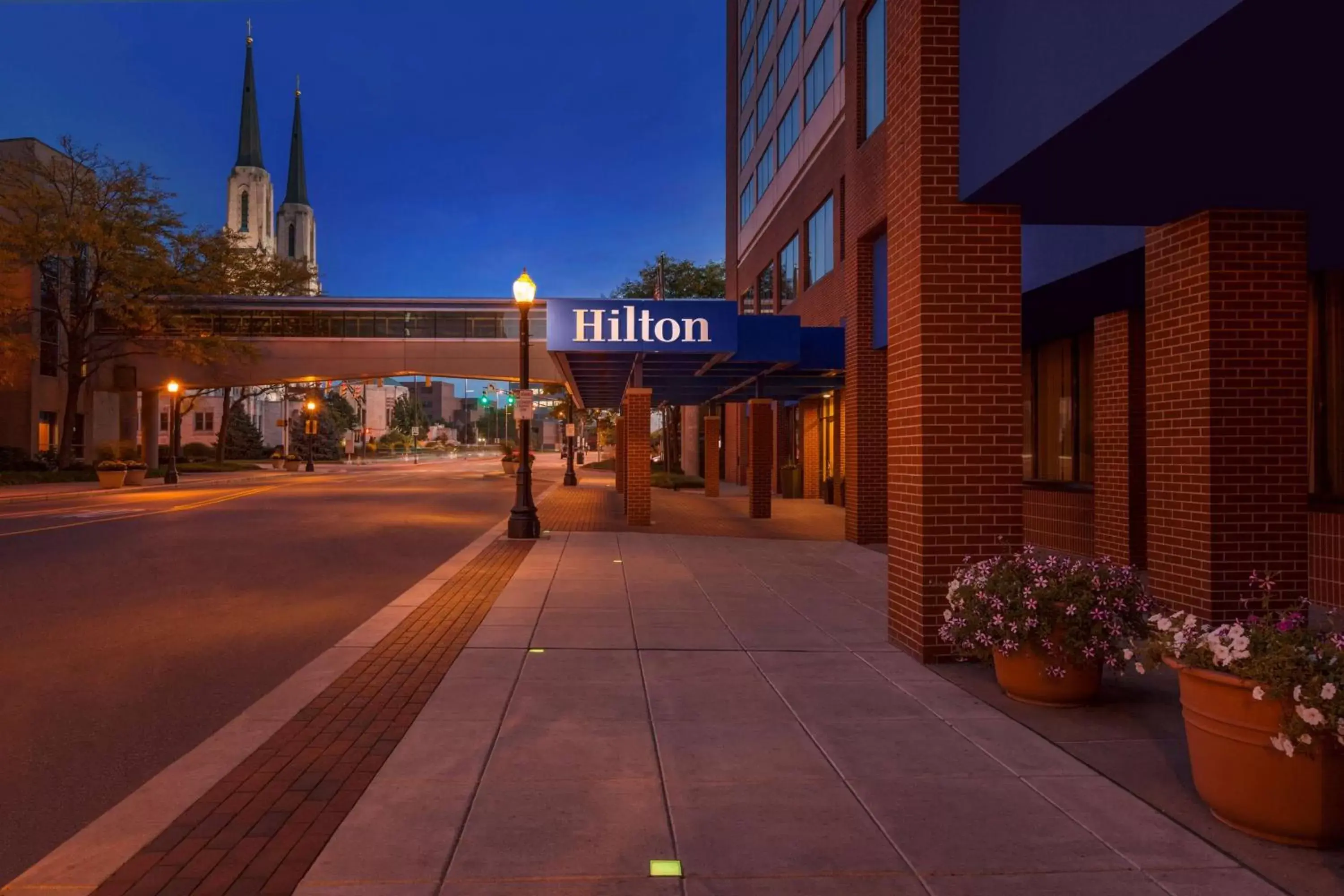 Hilton Fort Wayne at the Grand Wayne Convention Center Hilton Fort Wayne at the Grand Wayne Convention Center