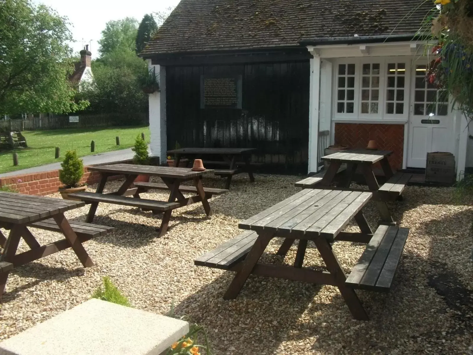 Patio in The Trusty Servant Inn