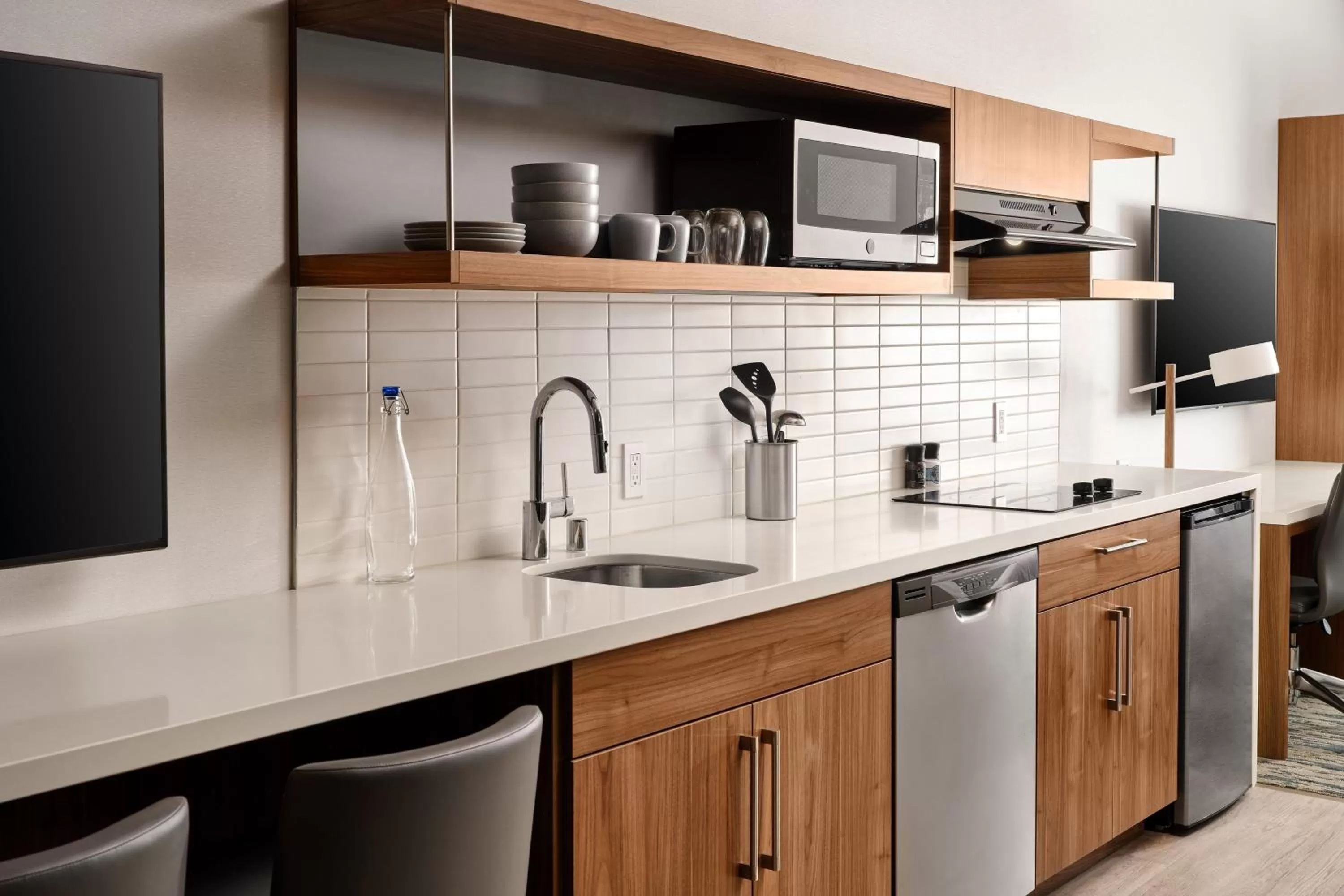 Kitchen or kitchenette in Element Anaheim Resort Convention Center