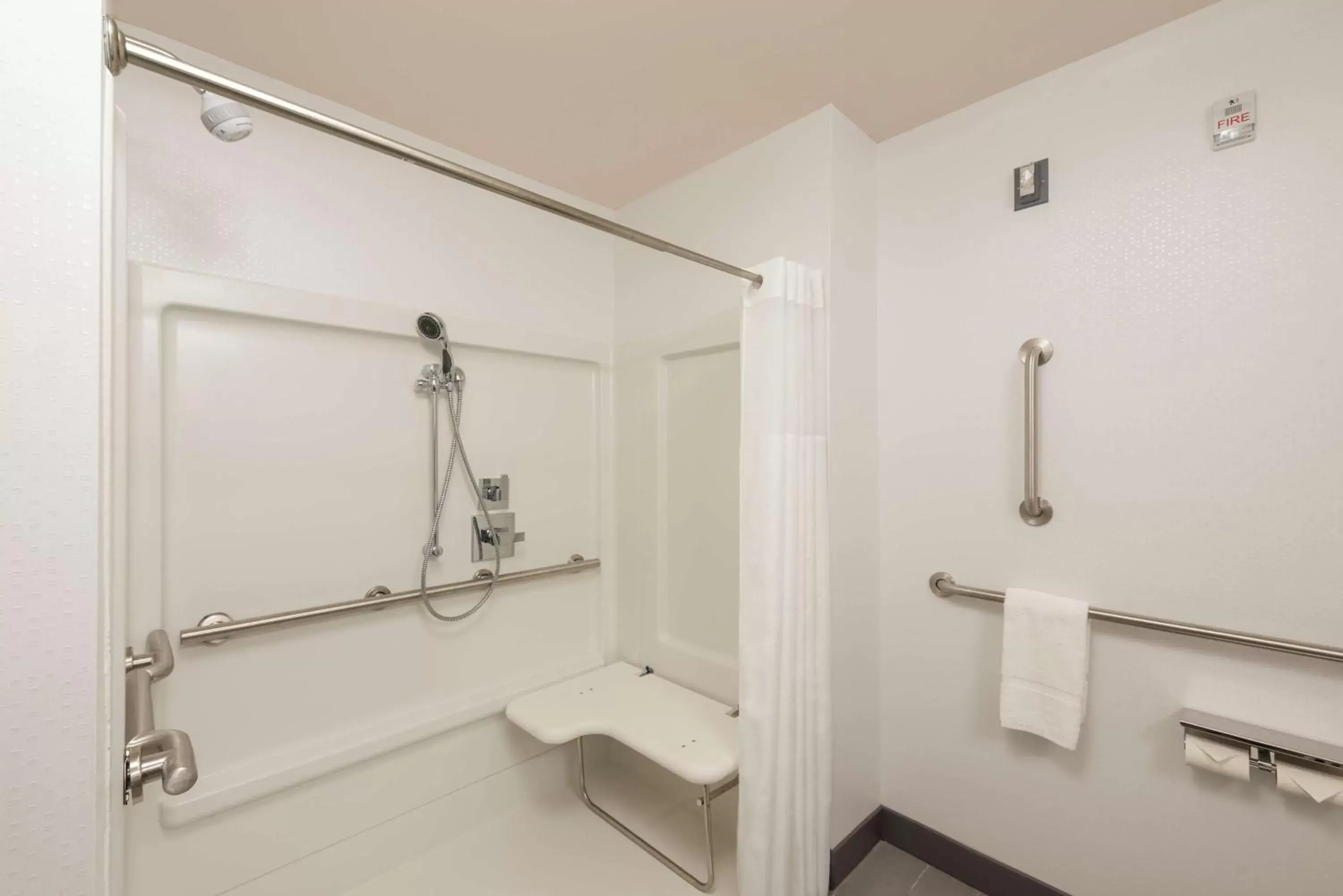 Bathroom in Hampton Inn & Suites Xenia Dayton