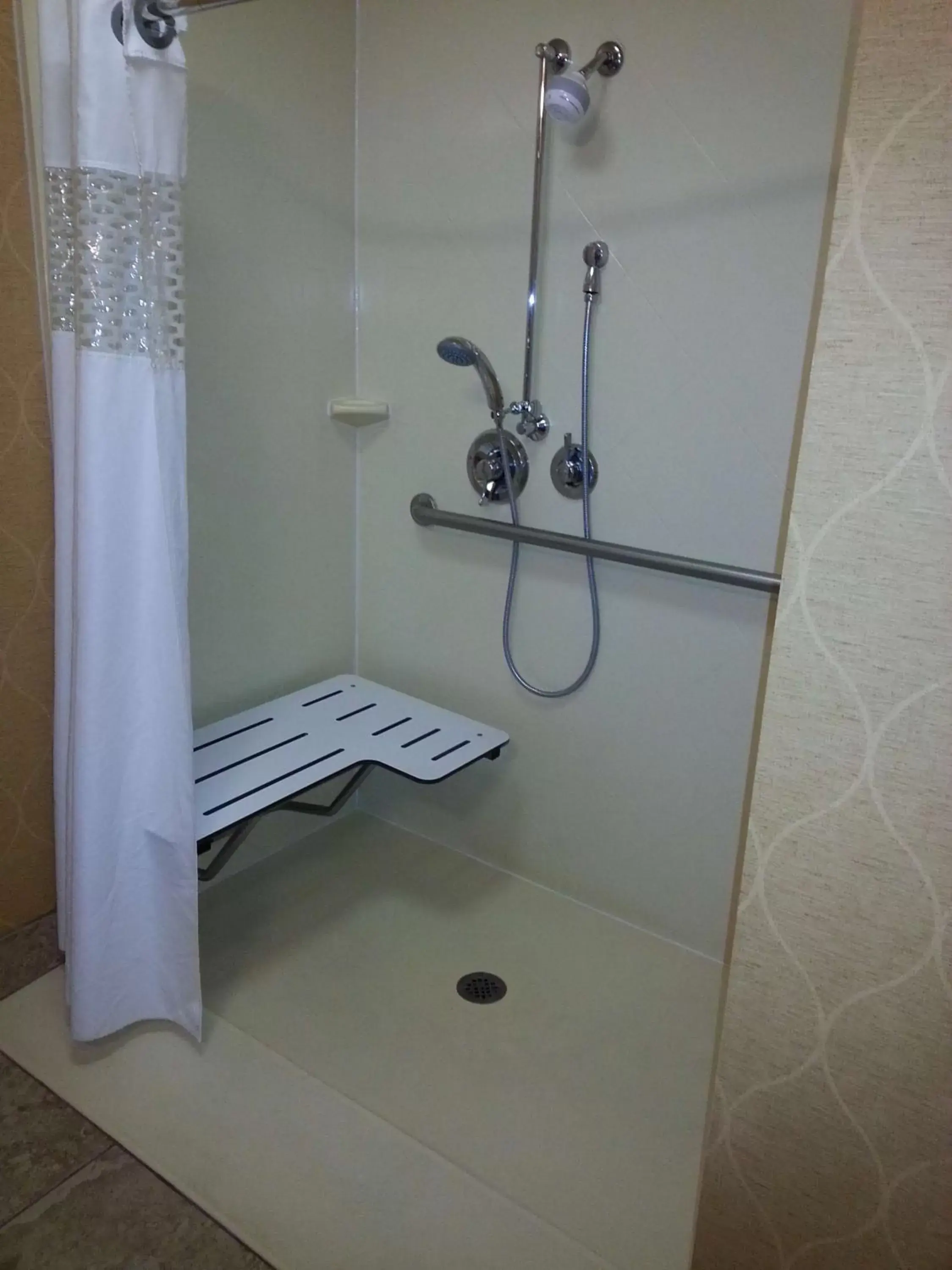 Bathroom in Hampton Inn & Suites Sevierville at Stadium Drive