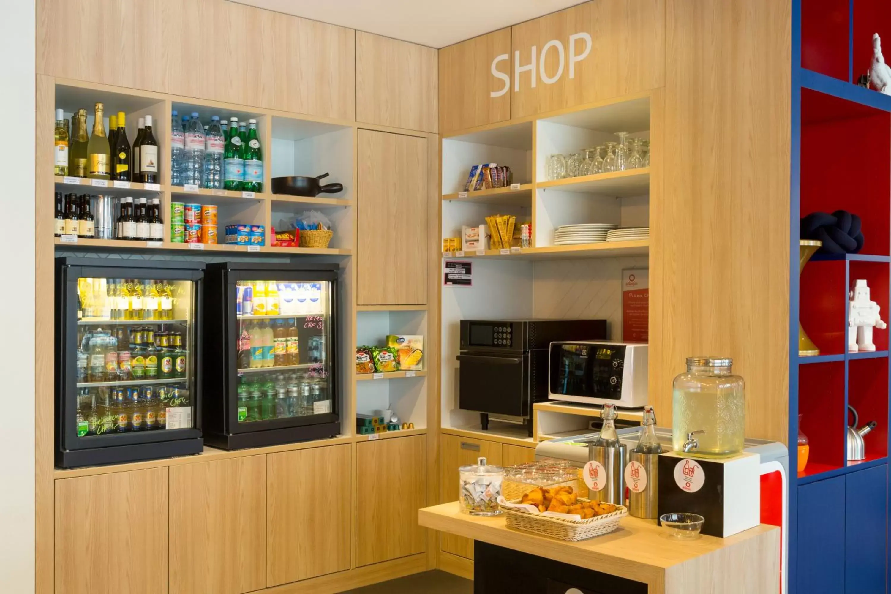 On-site shops in Aparthotel Adagio Basel City