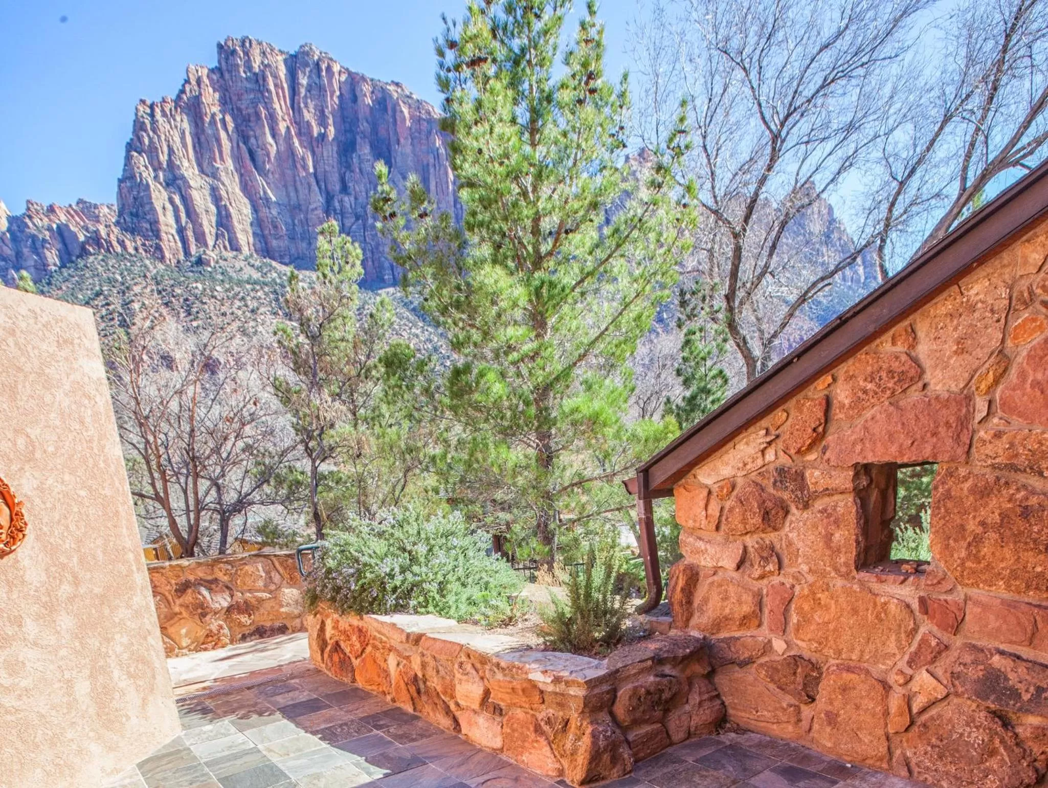 Mountain view in Flanigan`s Resort and Spa