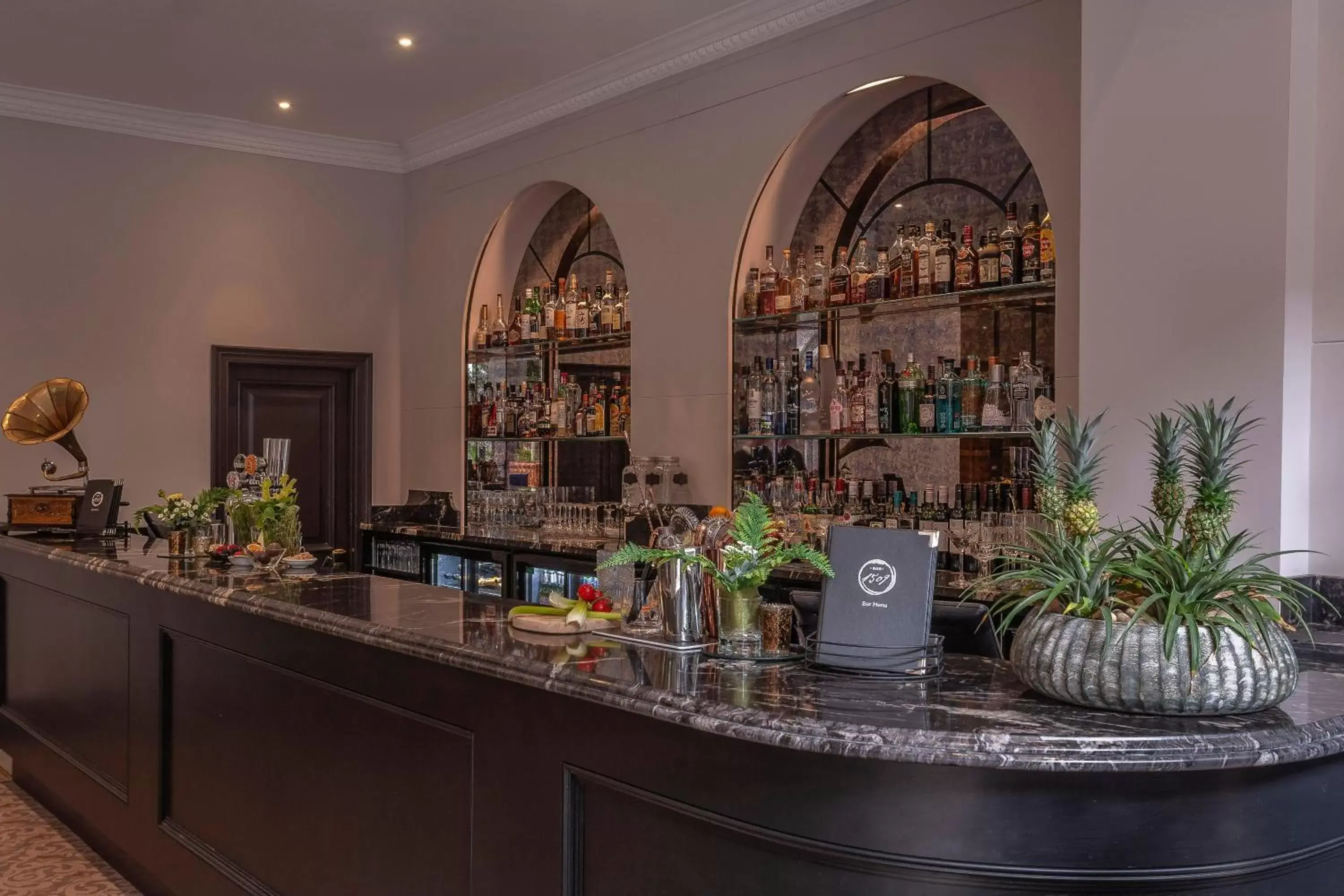 Lounge or bar in Oatlands Park Hotel