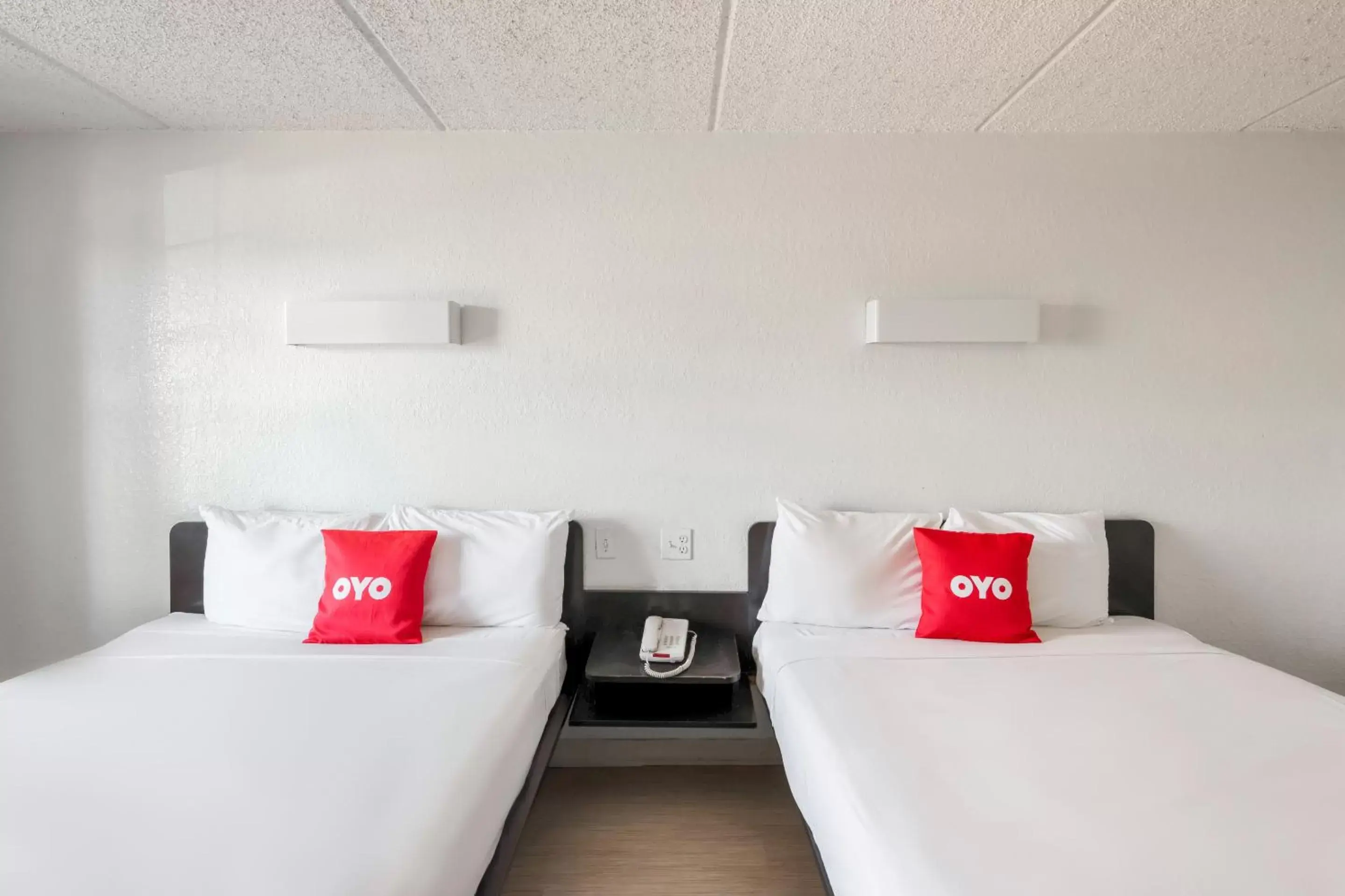 Bedroom, Bed in OYO Hotel Houston Katy Freeway