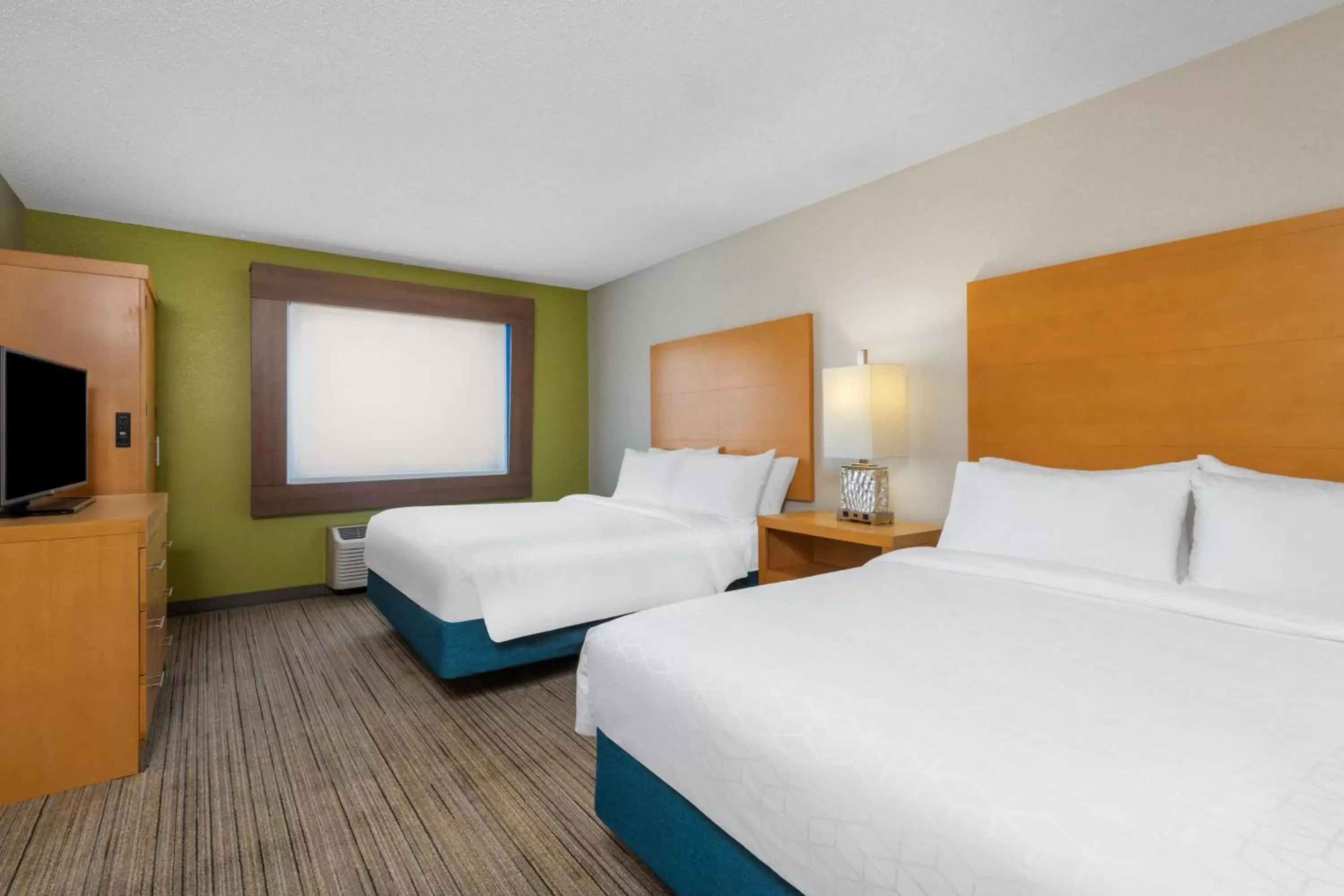 Photo of the whole room, Bed in Holiday Inn Express & Suites Wheat Ridge-Denver West, an IHG Hotel