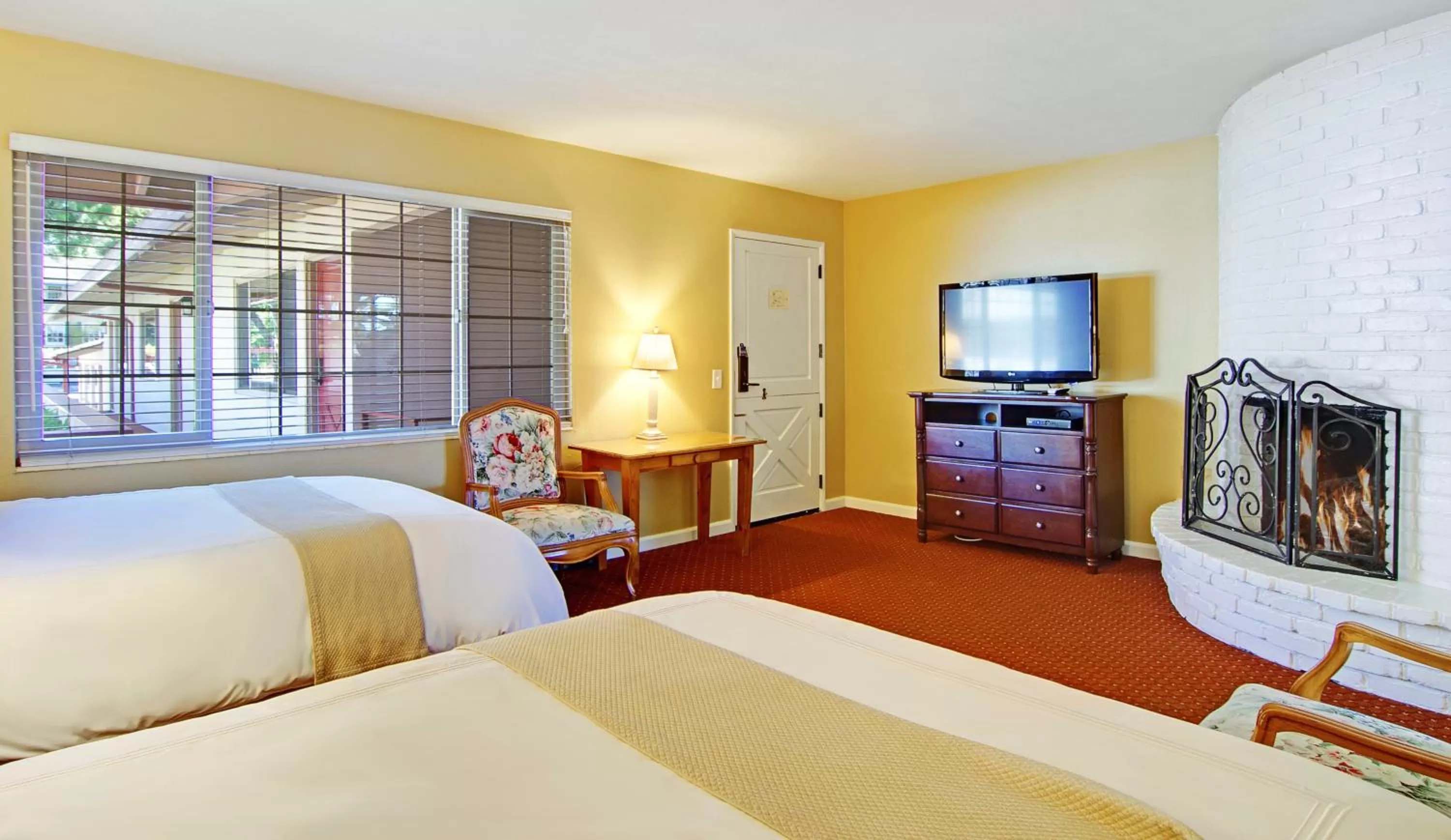 Seating area in Svendsgaard's Inn