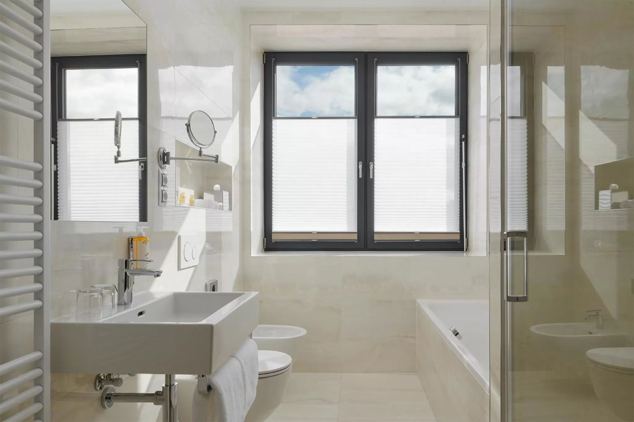 Shower in Hotel Passage