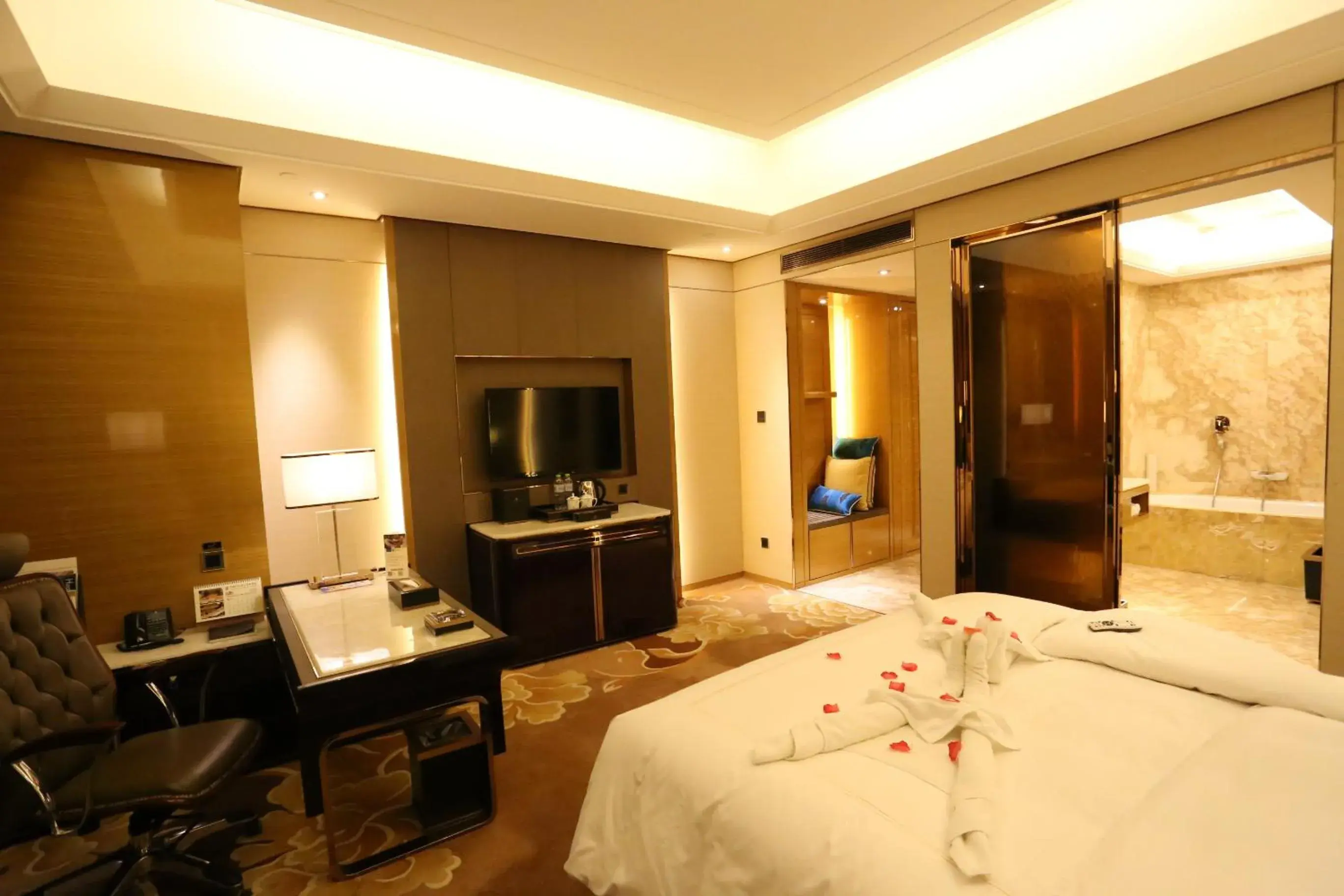 Bed in Jin Jiang International Hotel Urumqi
