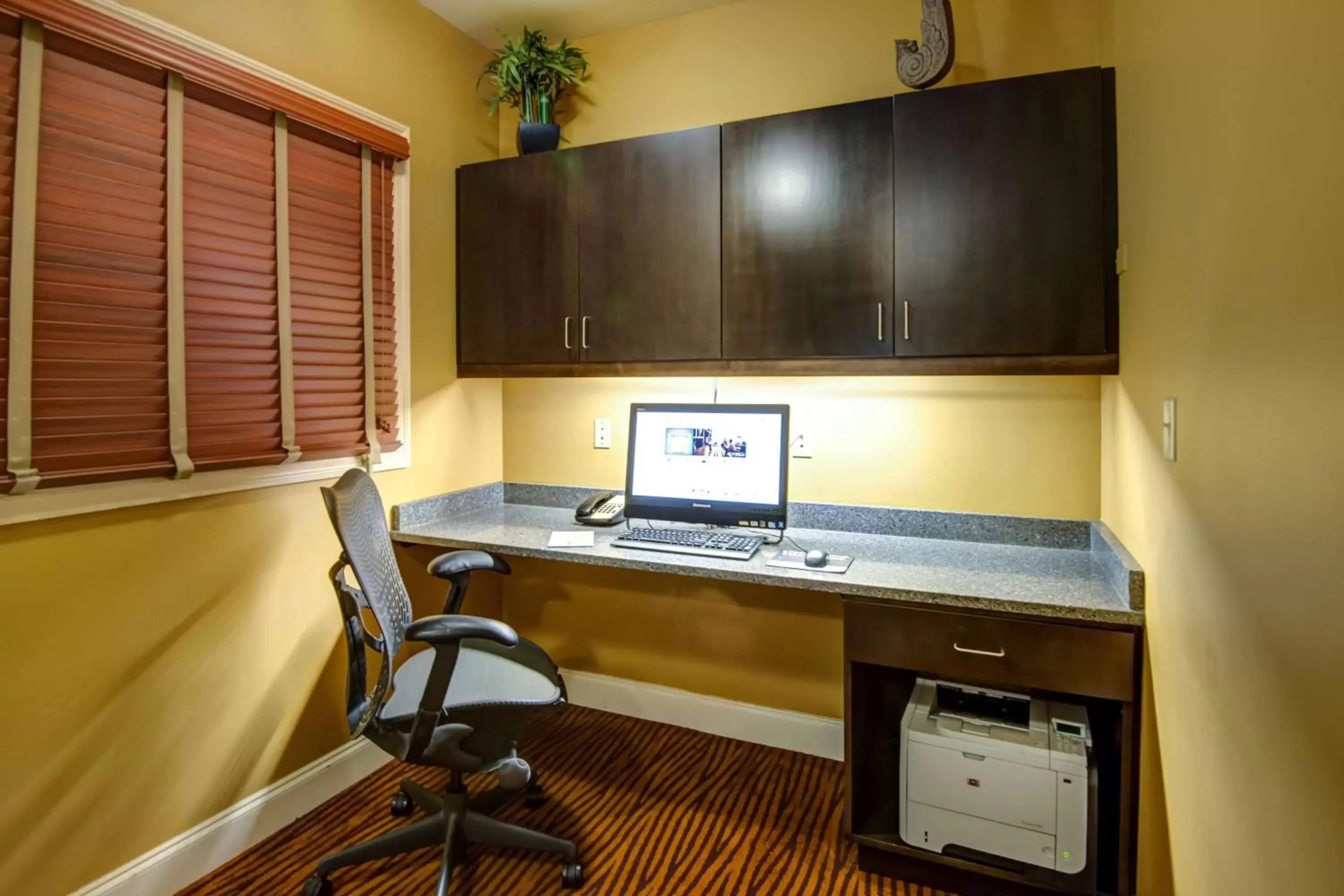 Business facilities, Business Area/Conference Room in Hilton Garden Inn Tampa Ybor Historic District
