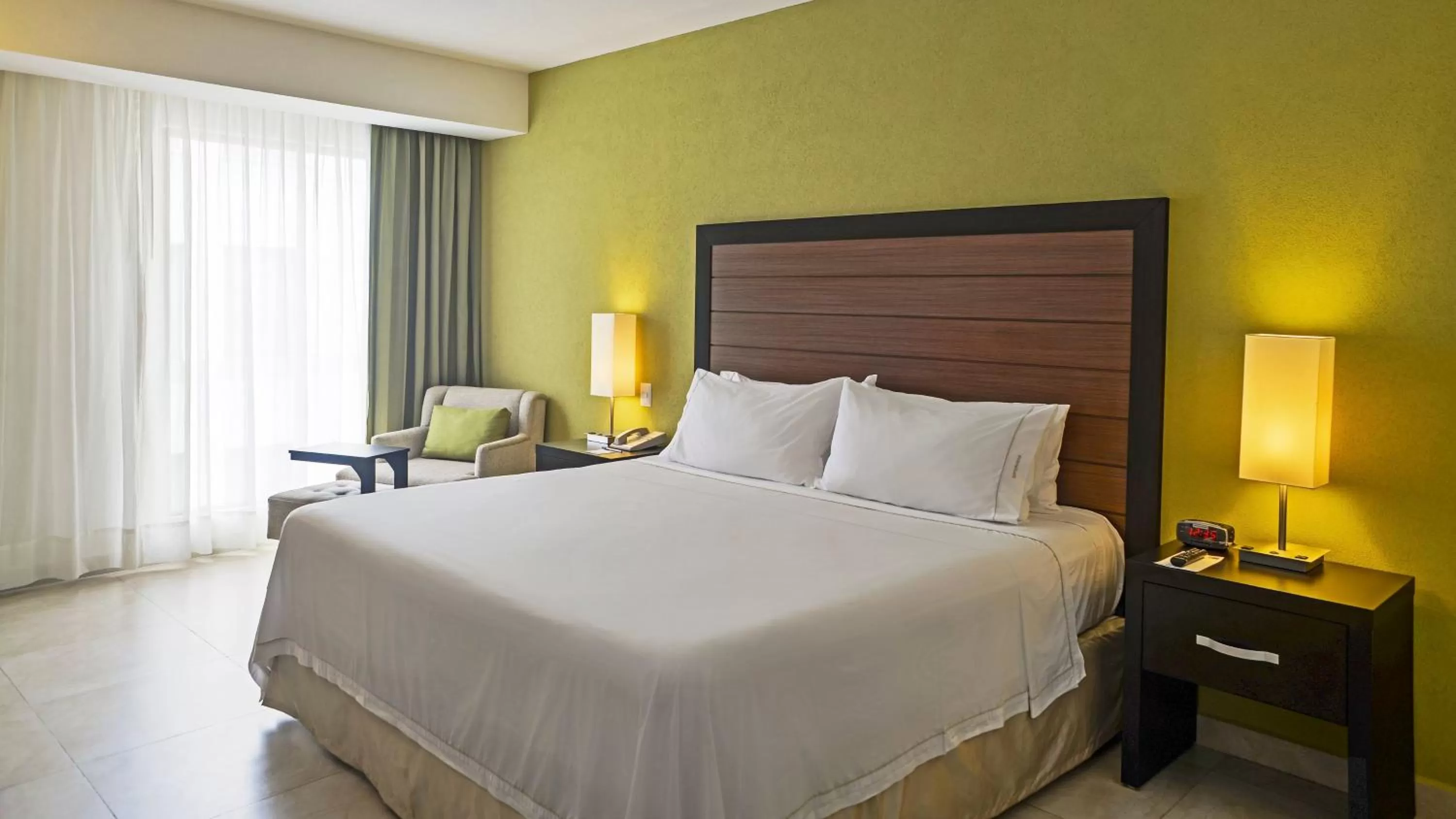 Bedroom in Holiday Inn Express Xalapa by IHG