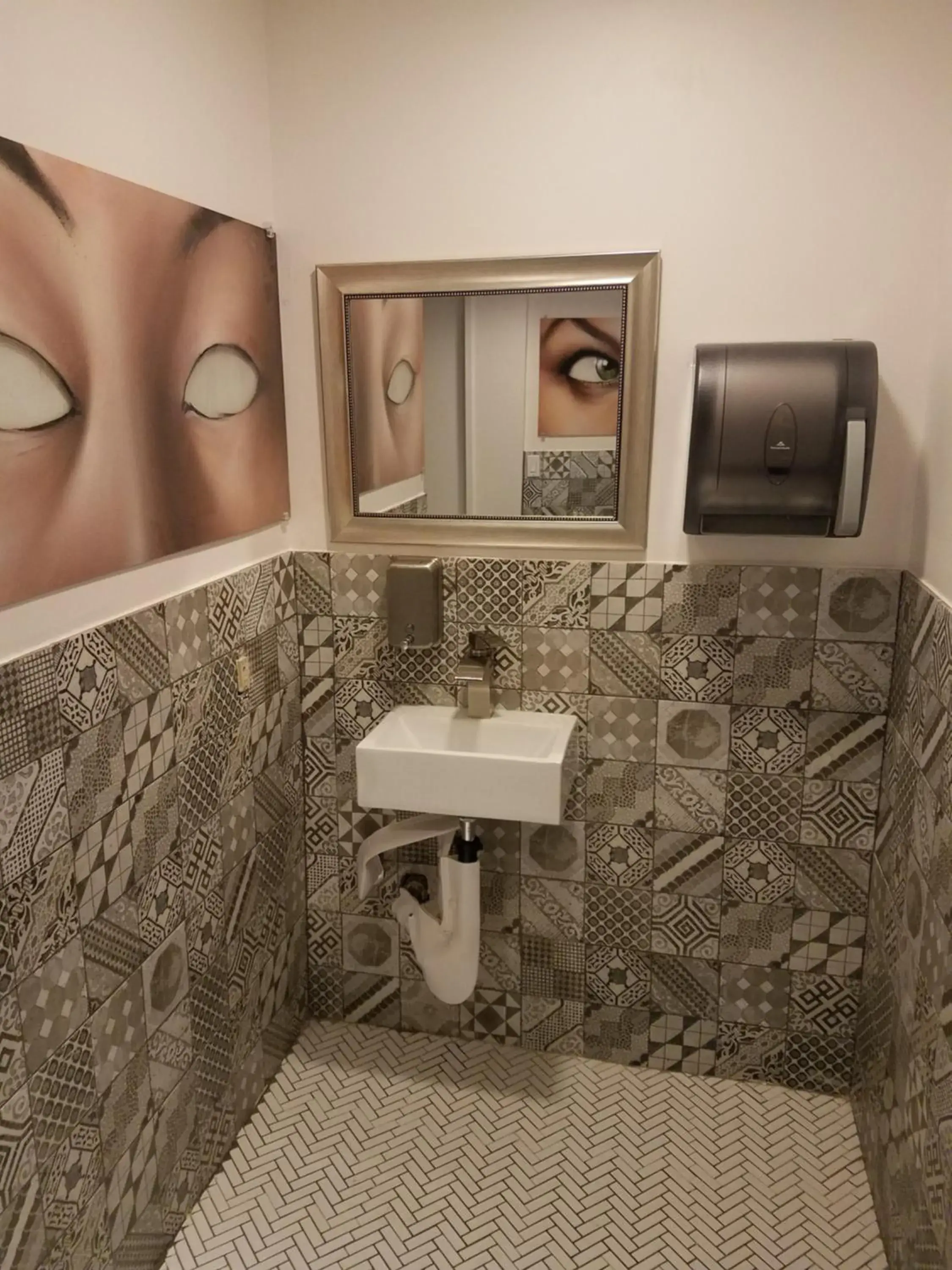 Bathroom in House of Trestles