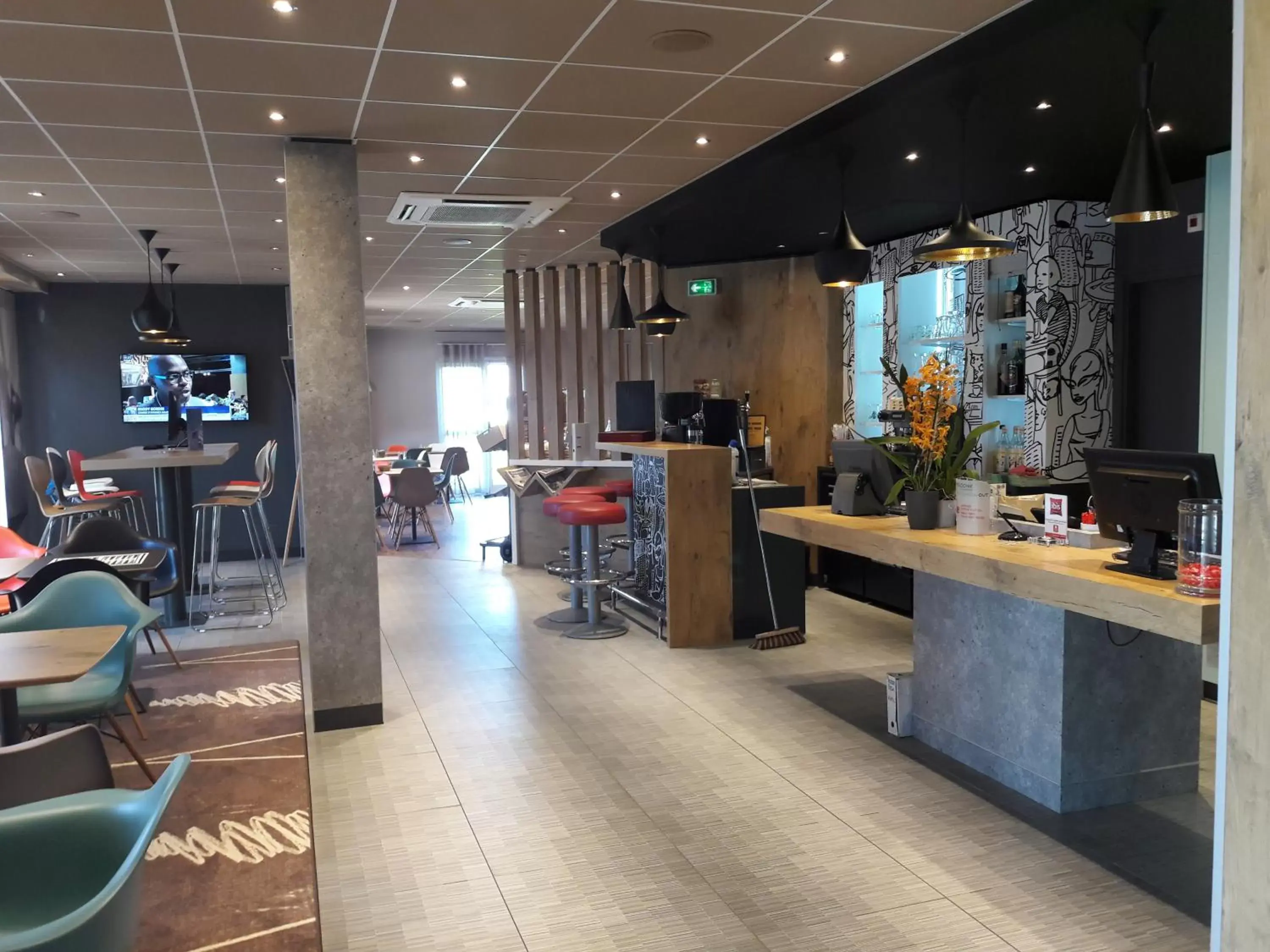 Lobby or reception, Lounge/Bar in ibis Vesoul