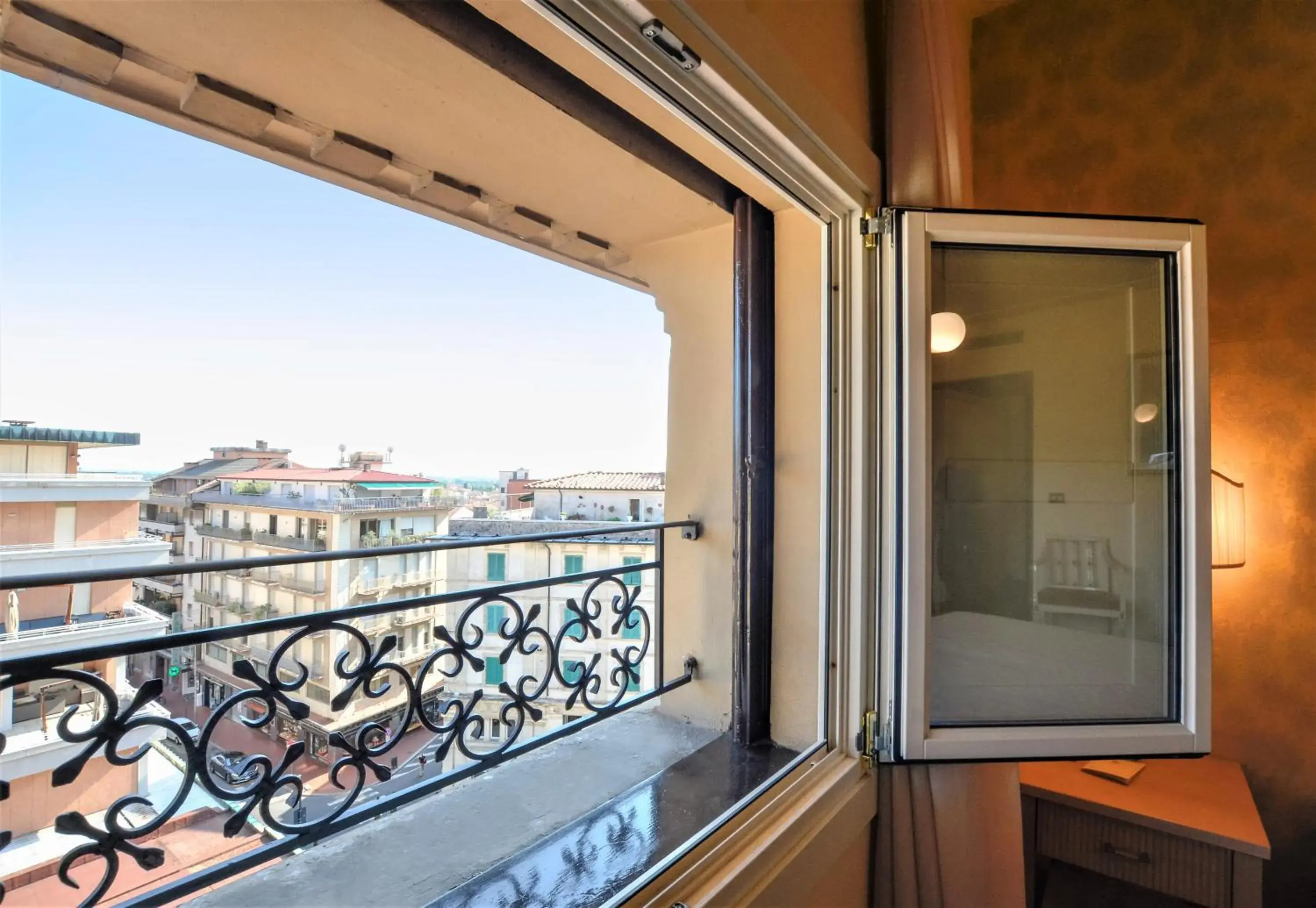 Bedroom in Grand Hotel Plaza & Locanda Maggiore