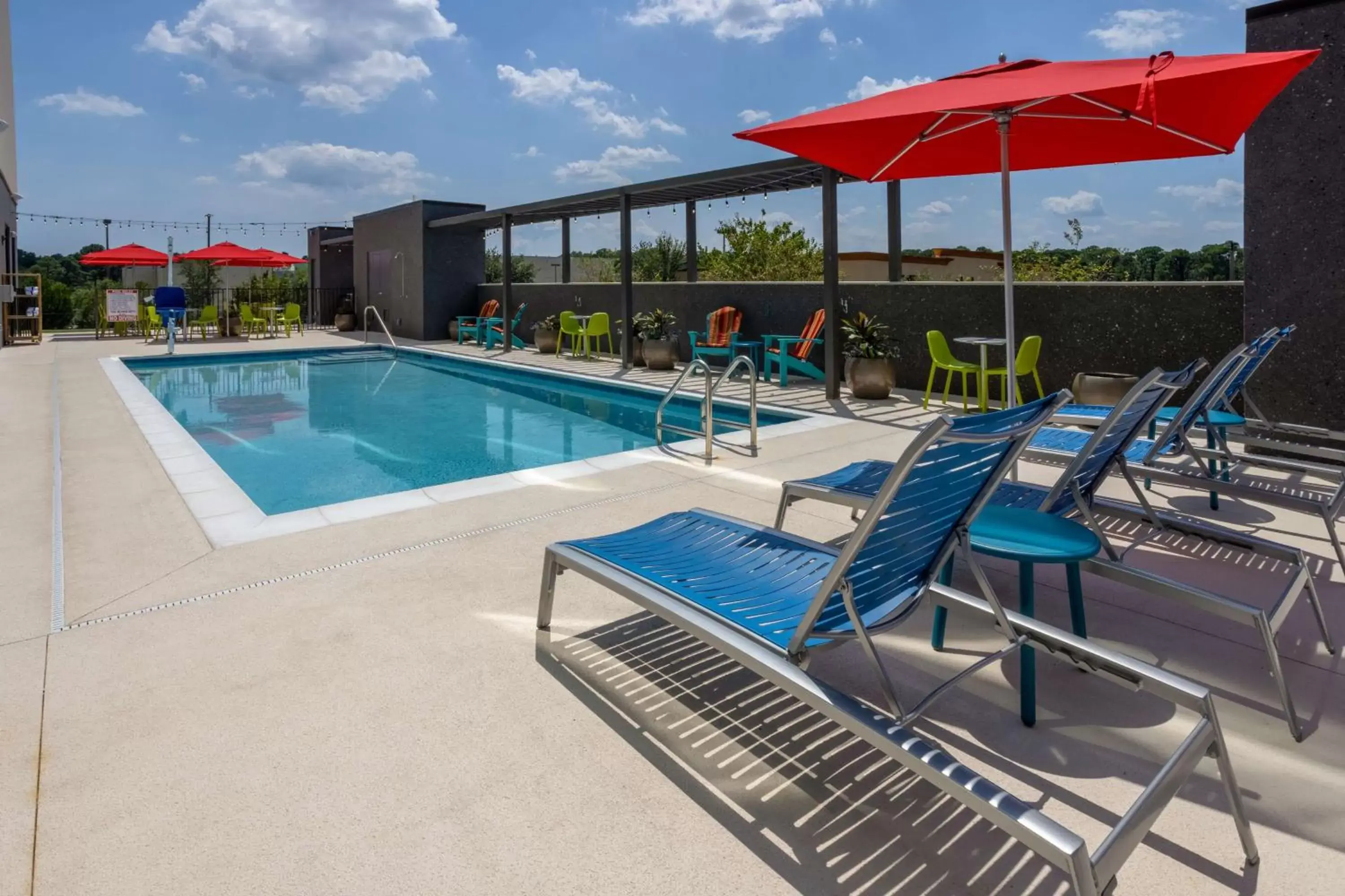 Pool view, Swimming Pool in Tru By Hilton Pensacola Airport Medical Center