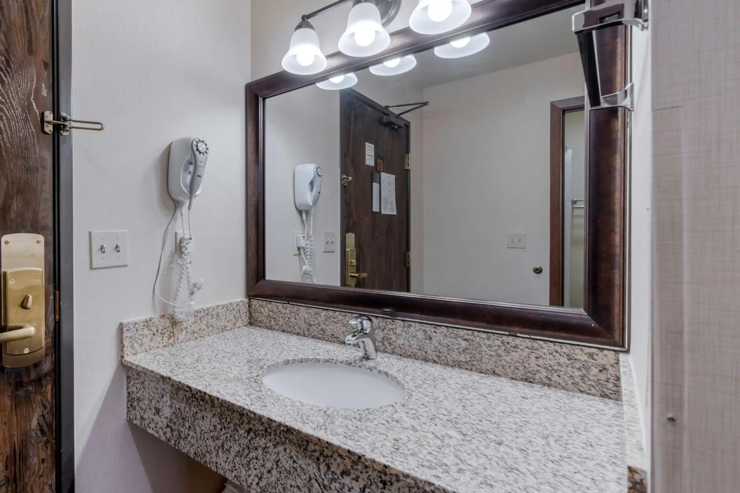 Bathroom in Best Western Pinedale Inn