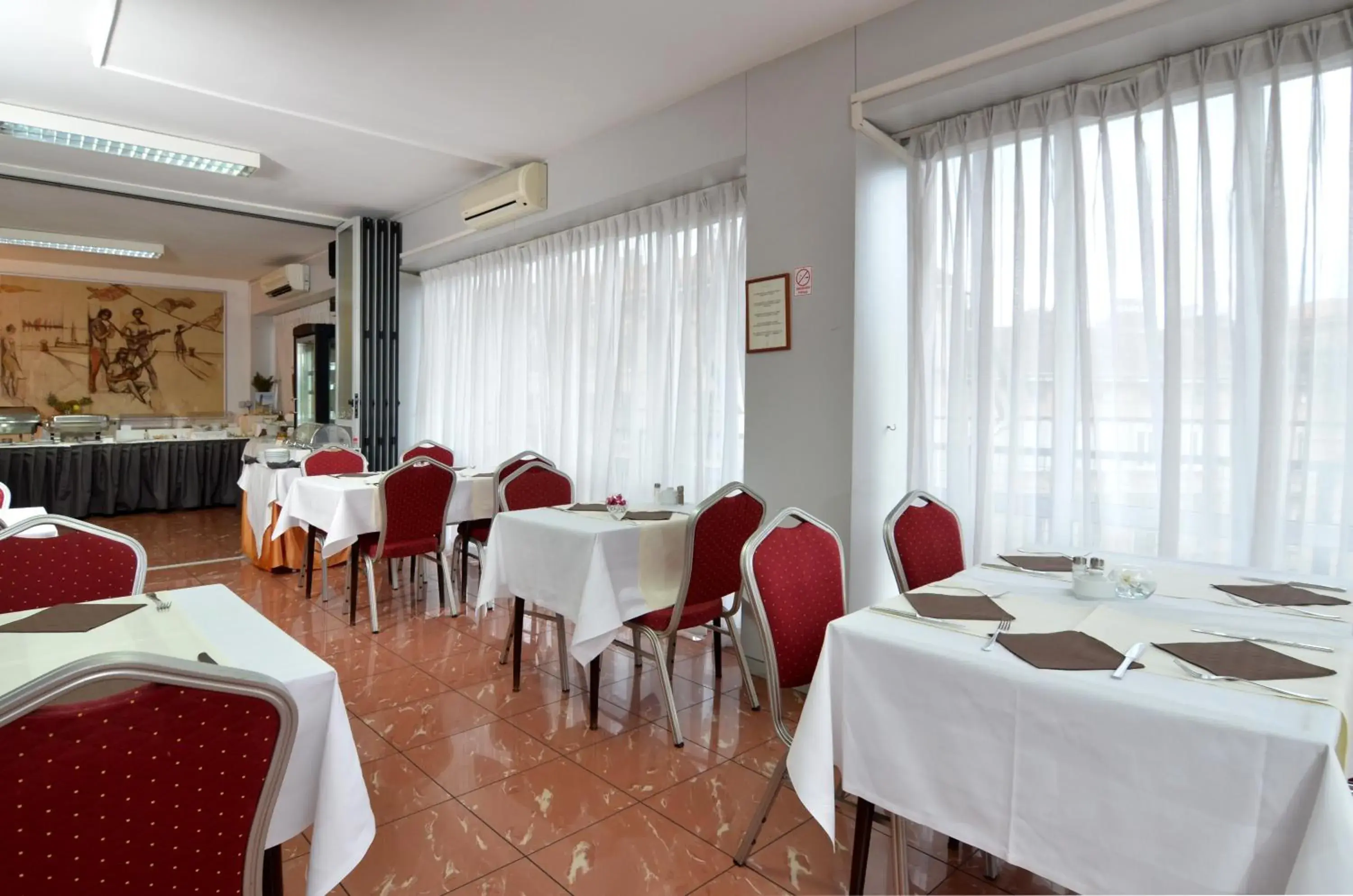 Restaurant/places to eat in Hotel Neboder Restaurant/places to eat in Hotel Neboder