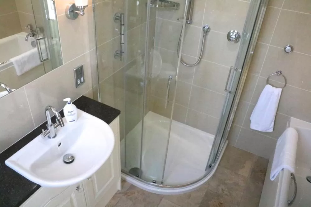 Bathroom in Stoneborough House B&B